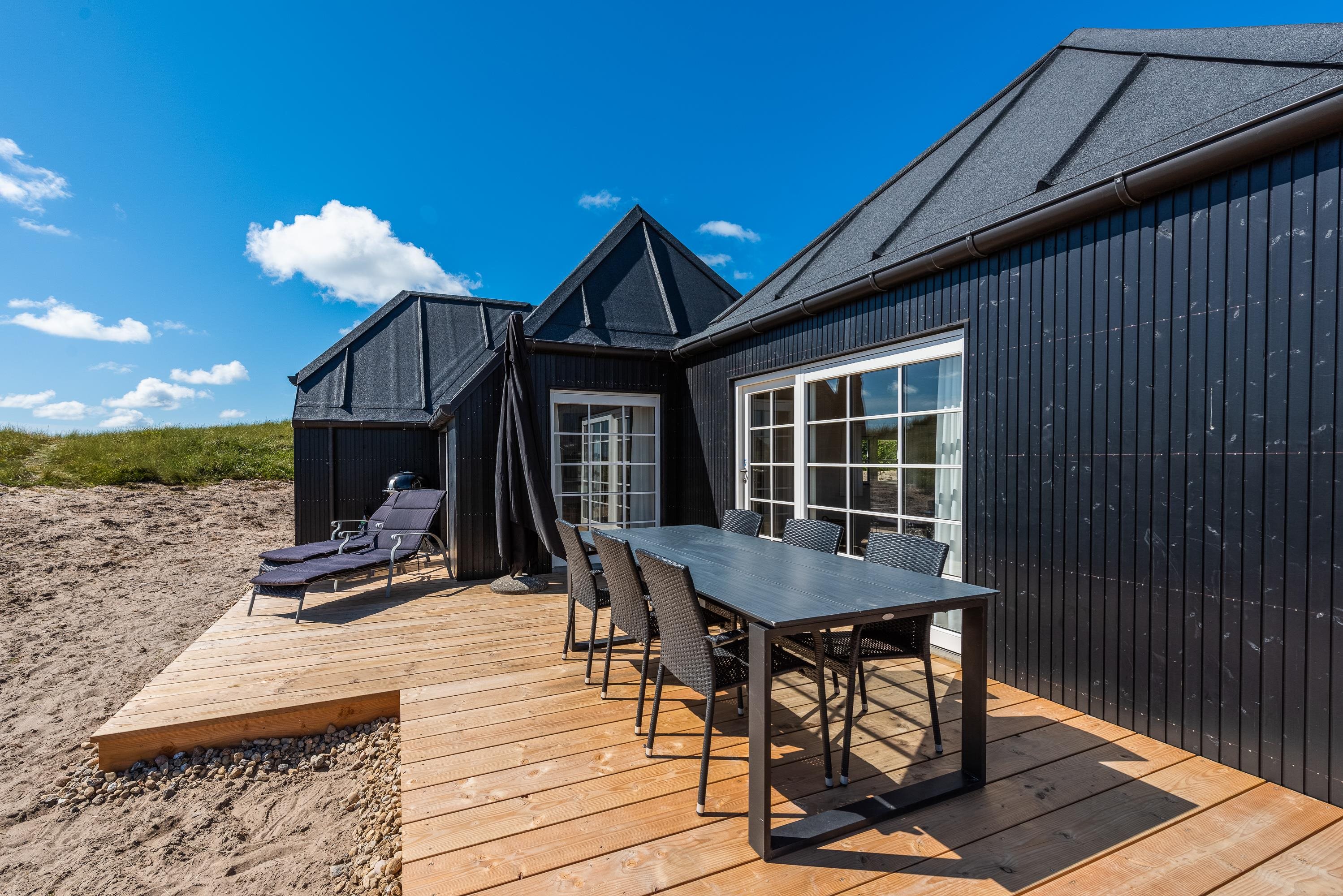 Fremhævet facade billede i fuldskærmstilstand. Billede af Nordsøvej 346, Søndervig, 6950 Ringkøbing