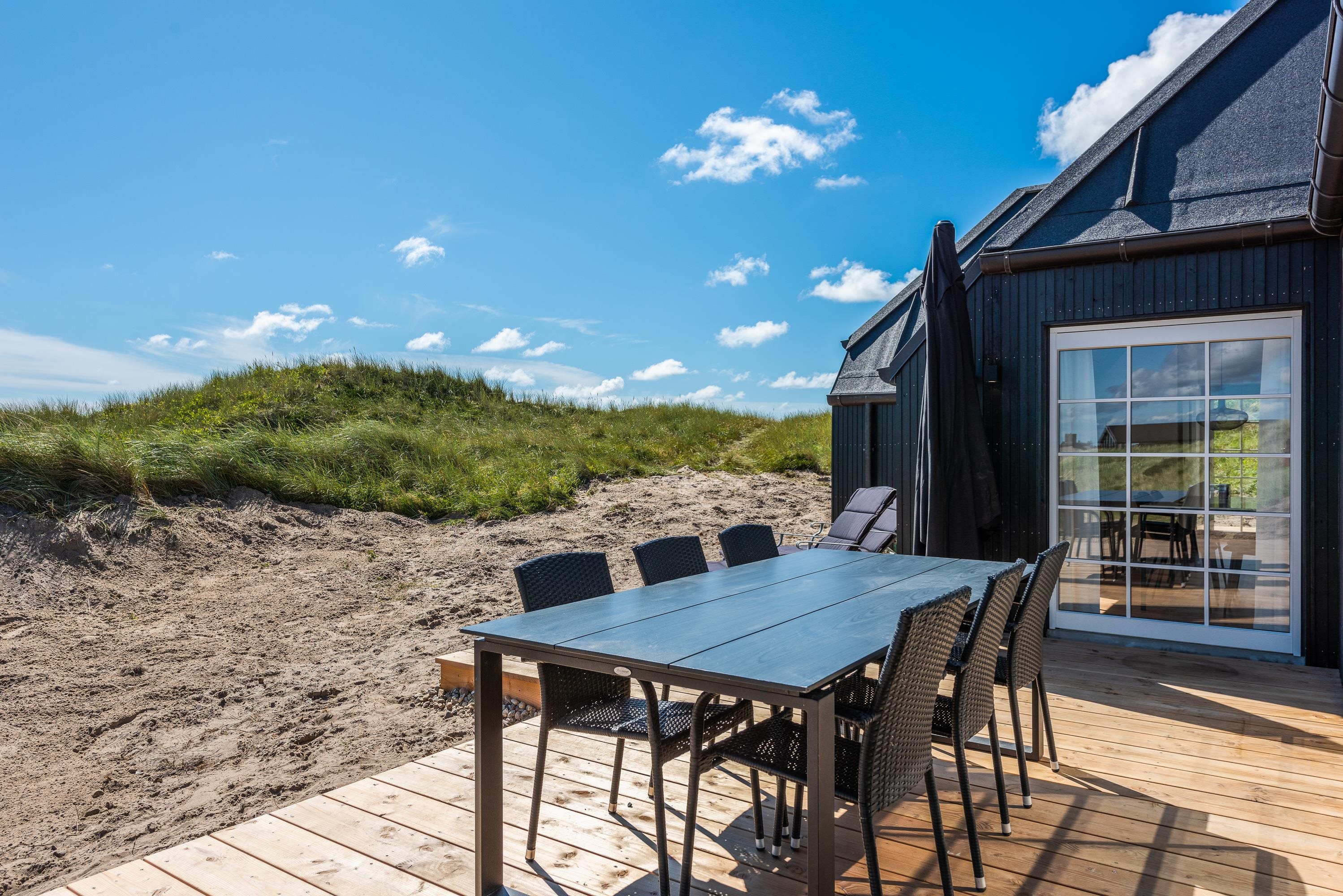 Fremhævet facade billede i fuldskærmstilstand. Billede af Nordsøvej 346, Søndervig, 6950 Ringkøbing