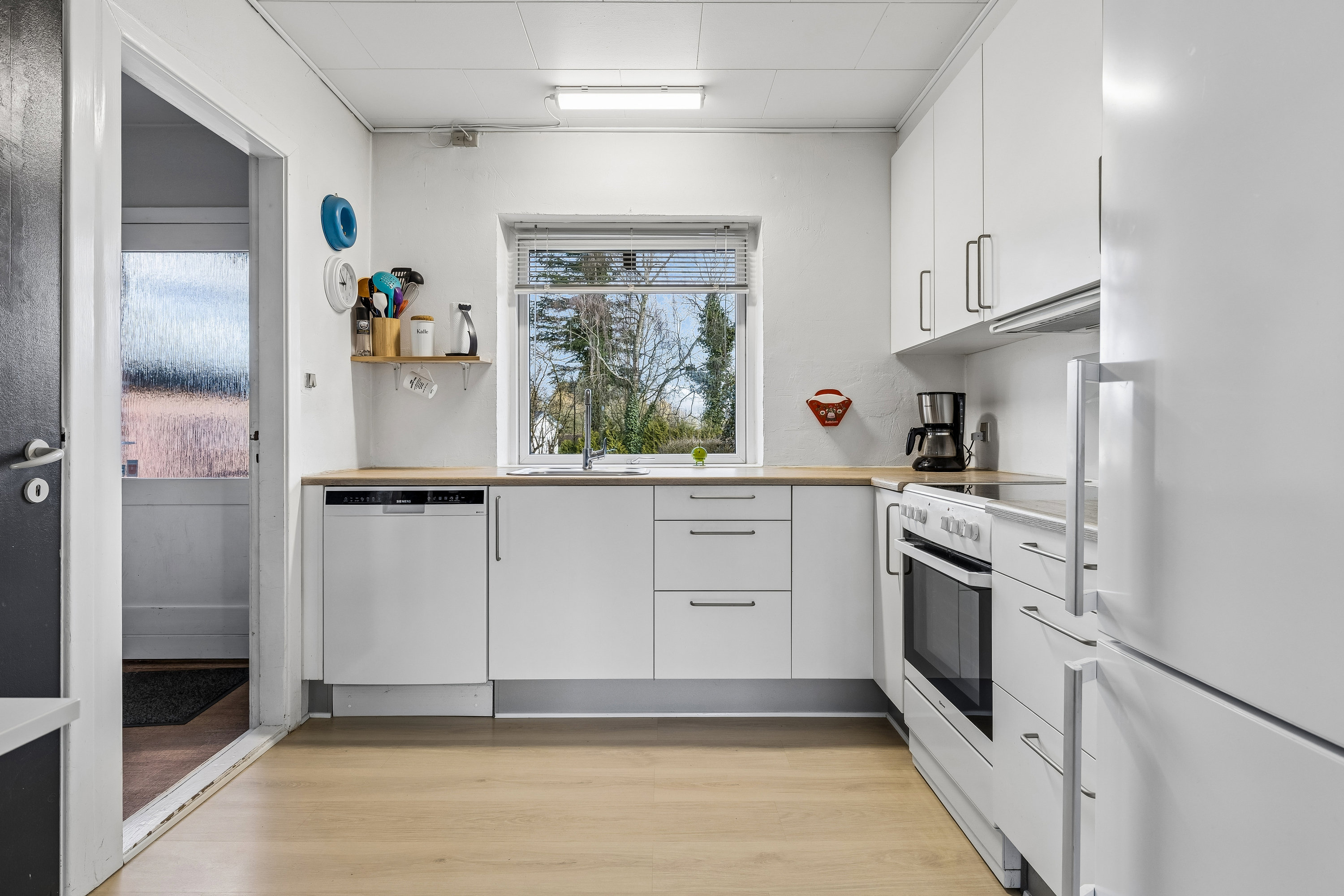 Fremhævet køkken billede i fuldskærmstilstand. Billede af Teglværksvej 7, Stubberup, 8723 Løsning