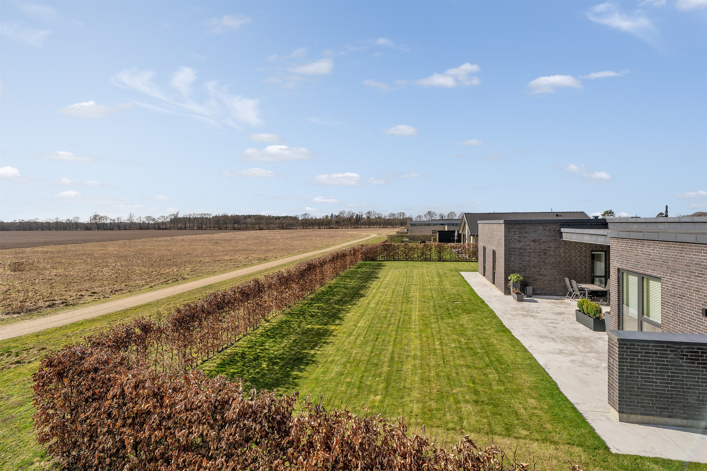 Miniaturebillede 1: ejendommen. Billede af Hønseringen 11, 7190 Billund