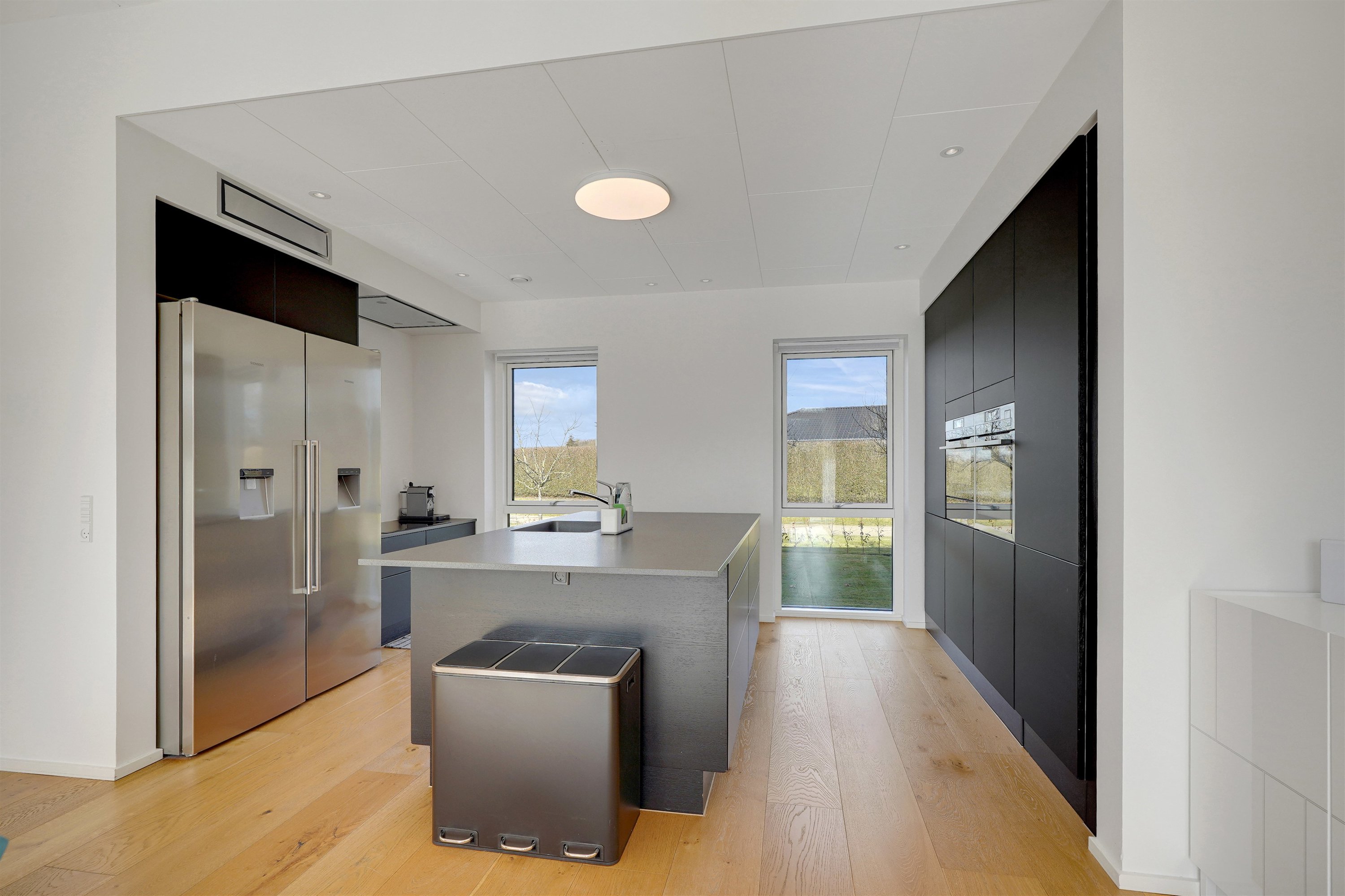 Fremhævet køkken billede i fuldskærmstilstand. Billede af Hønseringen 11, 7190 Billund