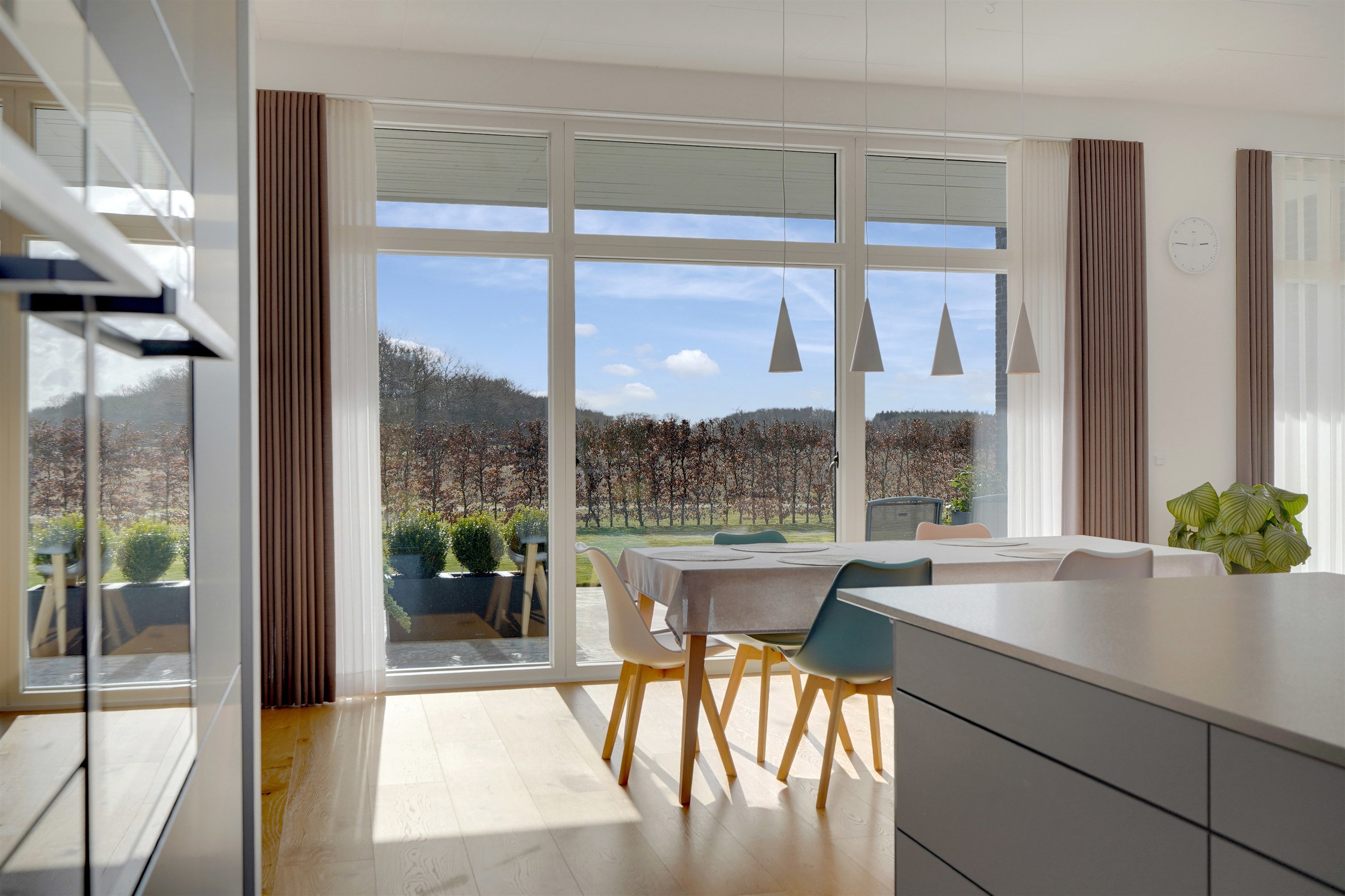 Fremhævet køkken billede i fuldskærmstilstand. Billede af Hønseringen 11, 7190 Billund