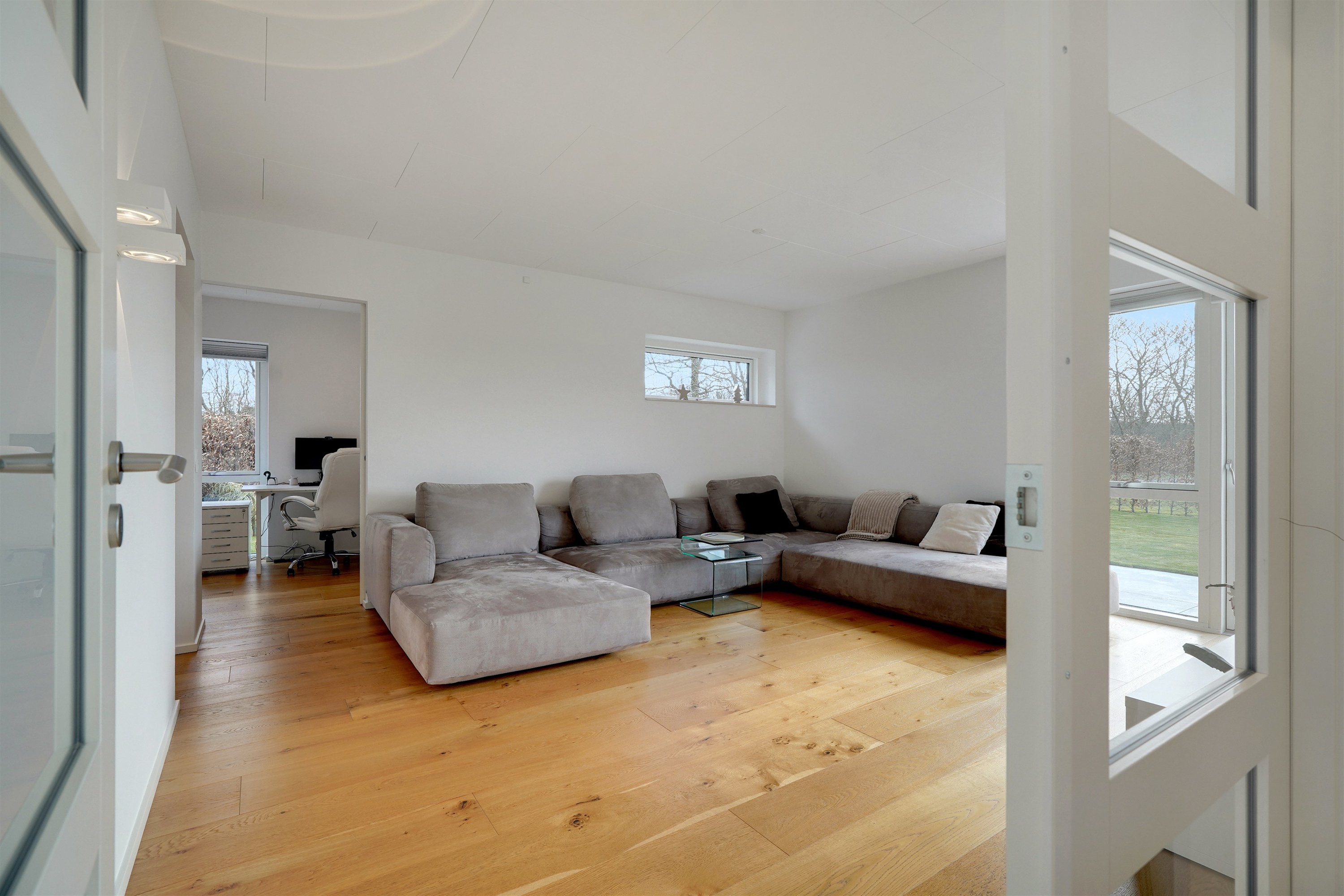 Fremhævet stue billede i fuldskærmstilstand. Billede af Hønseringen 11, 7190 Billund