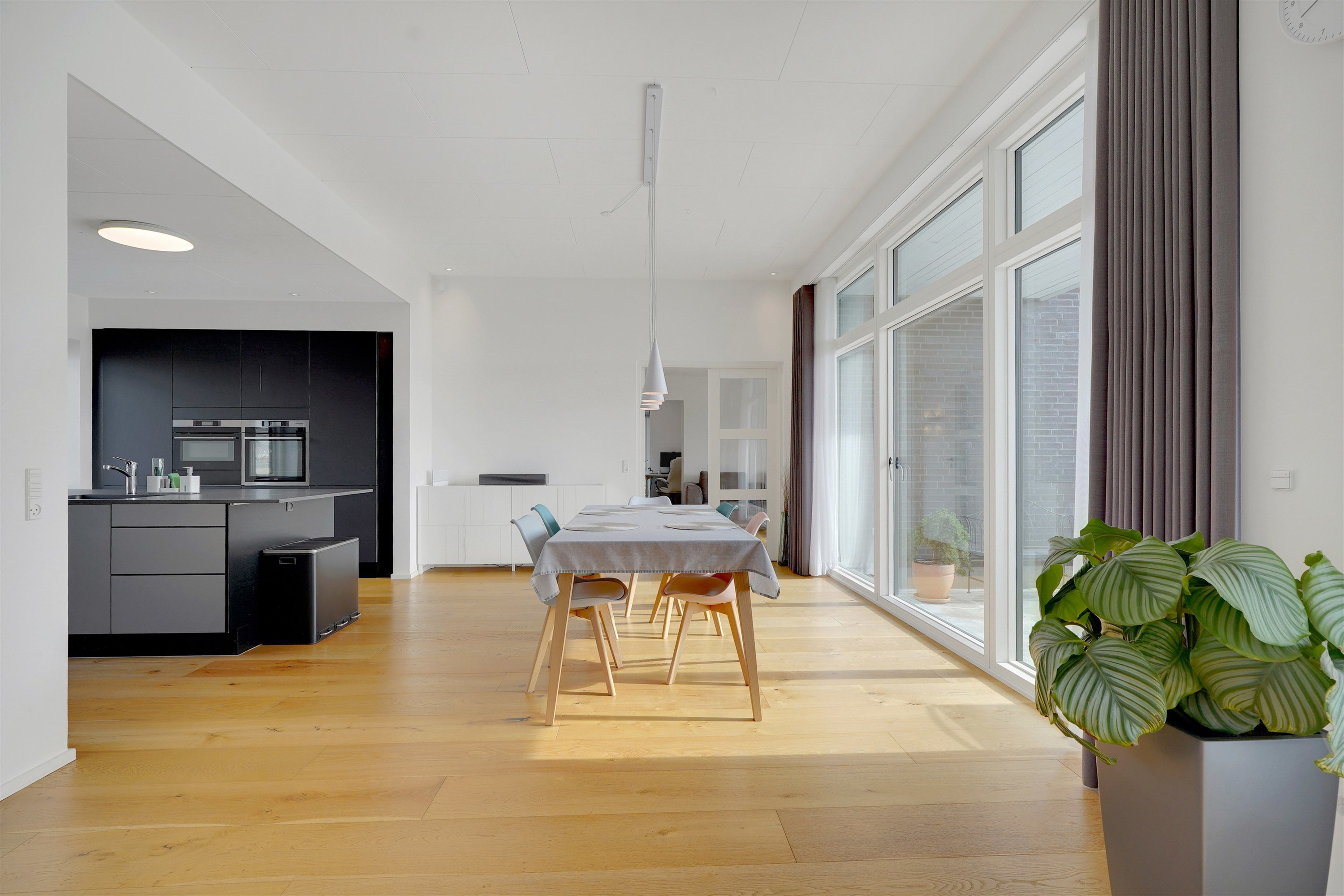 Fremhævet alrum billede i fuldskærmstilstand. Billede af Hønseringen 11, 7190 Billund