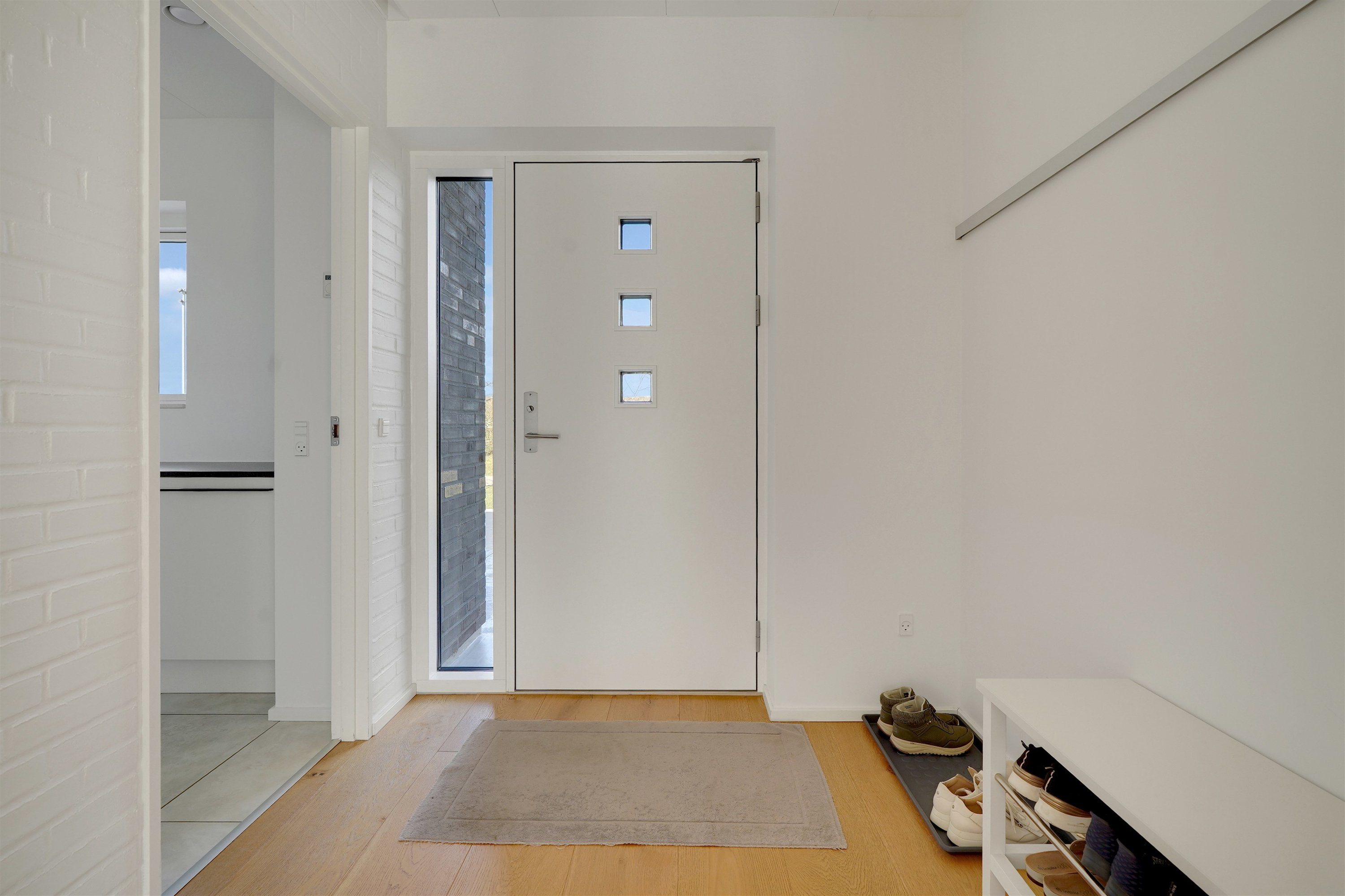 Fremhævet entré billede i fuldskærmstilstand. Billede af Hønseringen 11, 7190 Billund