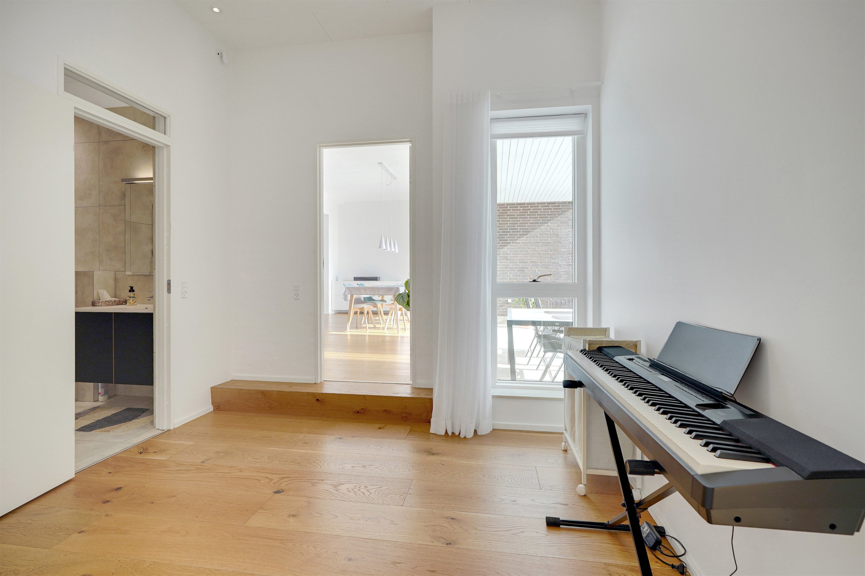 Fremhævet værelse billede i fuldskærmstilstand. Billede af Hønseringen 11, 7190 Billund