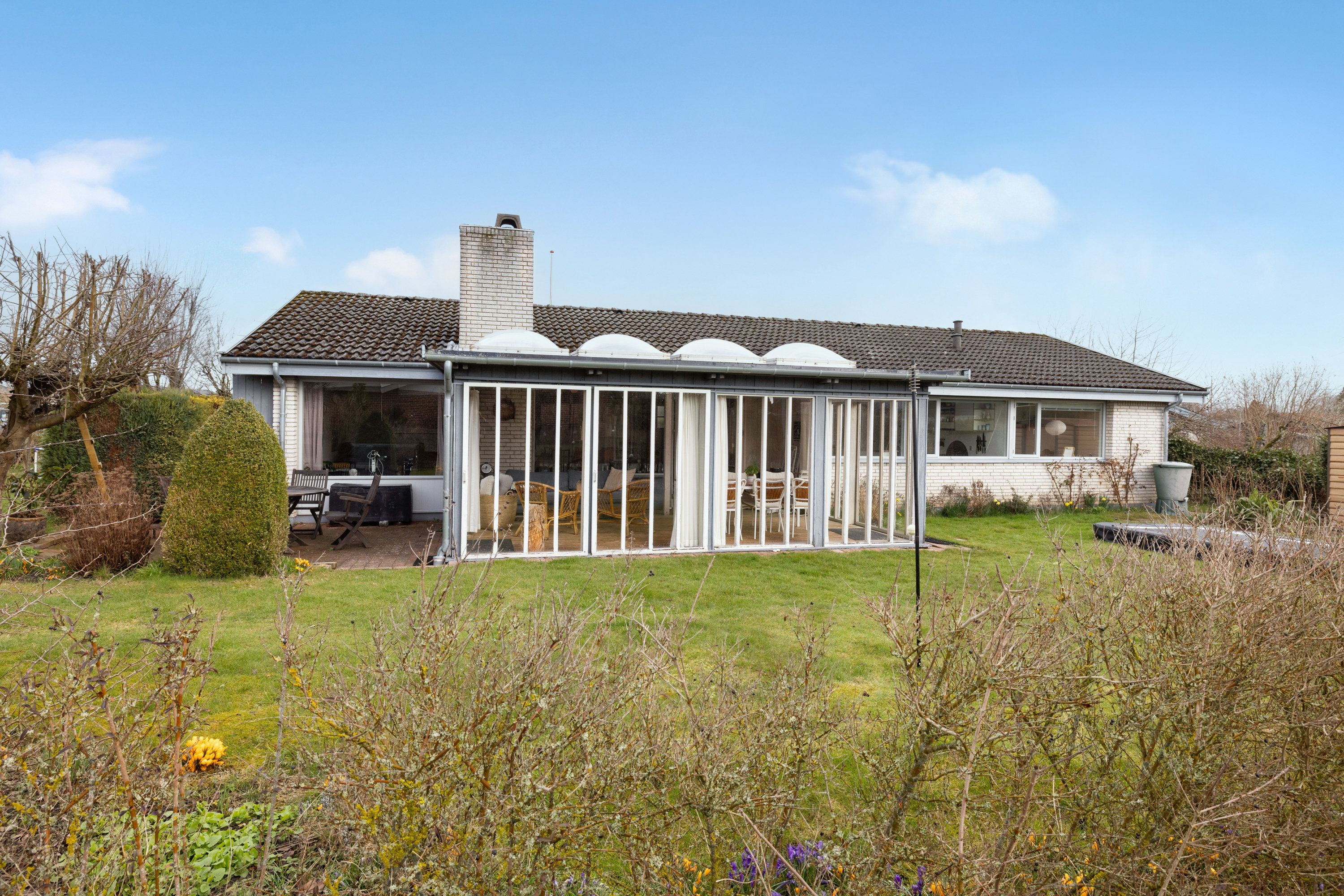 Fremhævet facade billede i fuldskærmstilstand. Billede af Bueparken 32, 2750 Ballerup