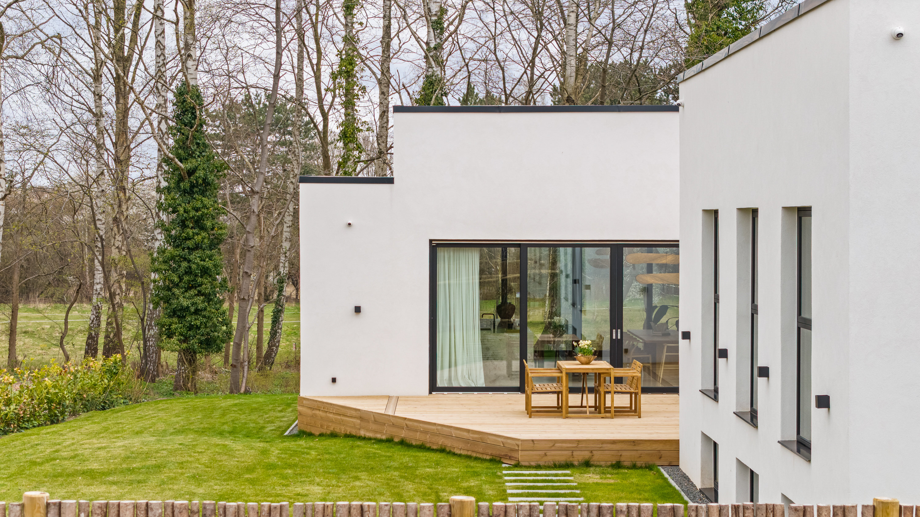 Fremhævet terrasse billede i fuldskærmstilstand. Billede af Hjortekærbakken 30, 2800 Kongens Lyngby