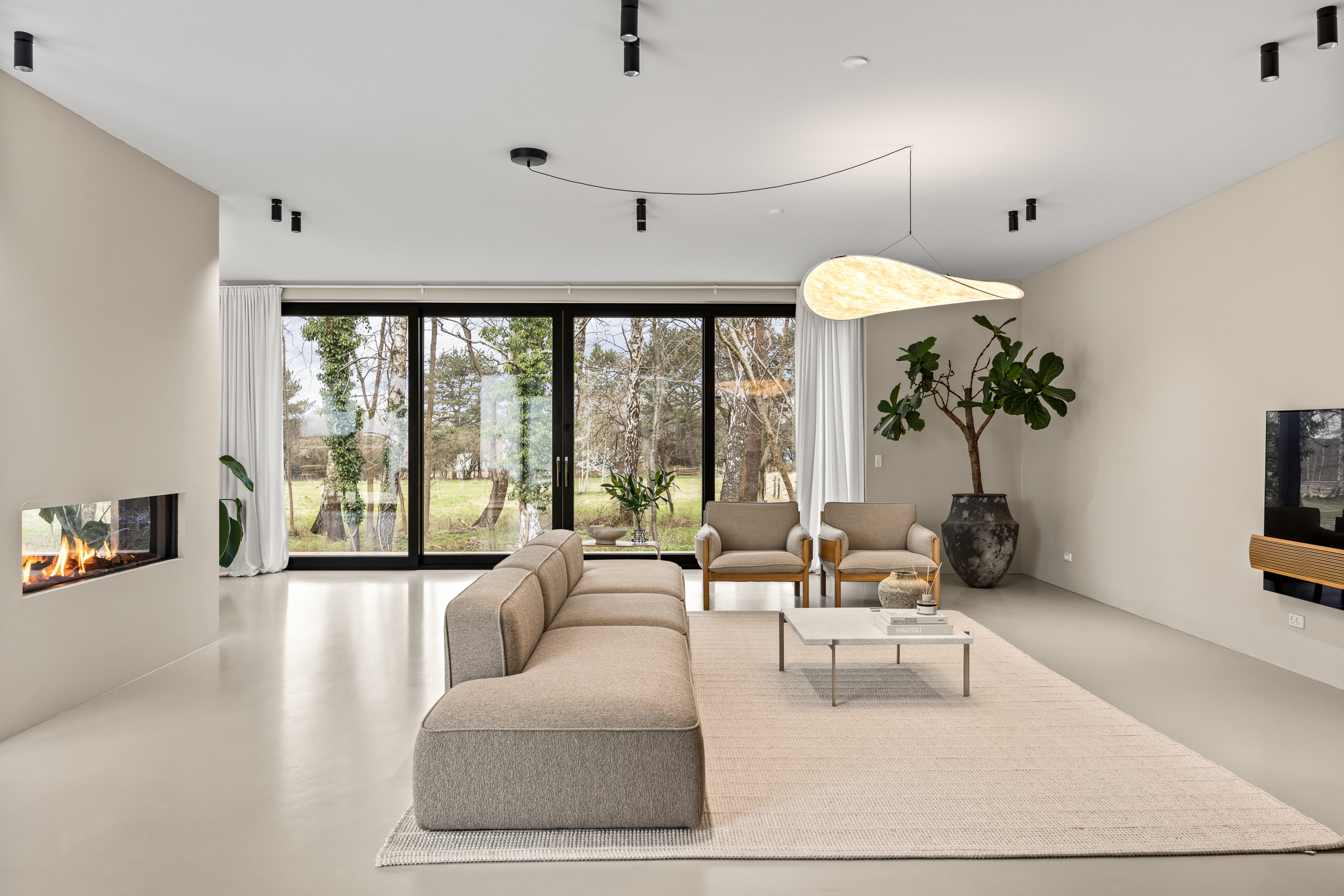 Fremhævet stue billede i fuldskærmstilstand. Billede af Hjortekærbakken 30, 2800 Kongens Lyngby