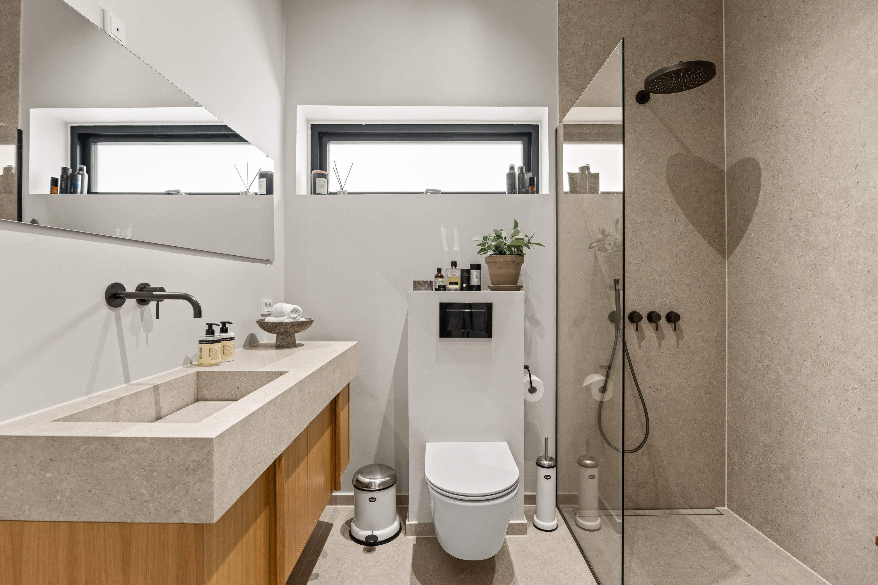 Fremhævet badeværelse billede i fuldskærmstilstand. Billede af Hjortekærbakken 30, 2800 Kongens Lyngby