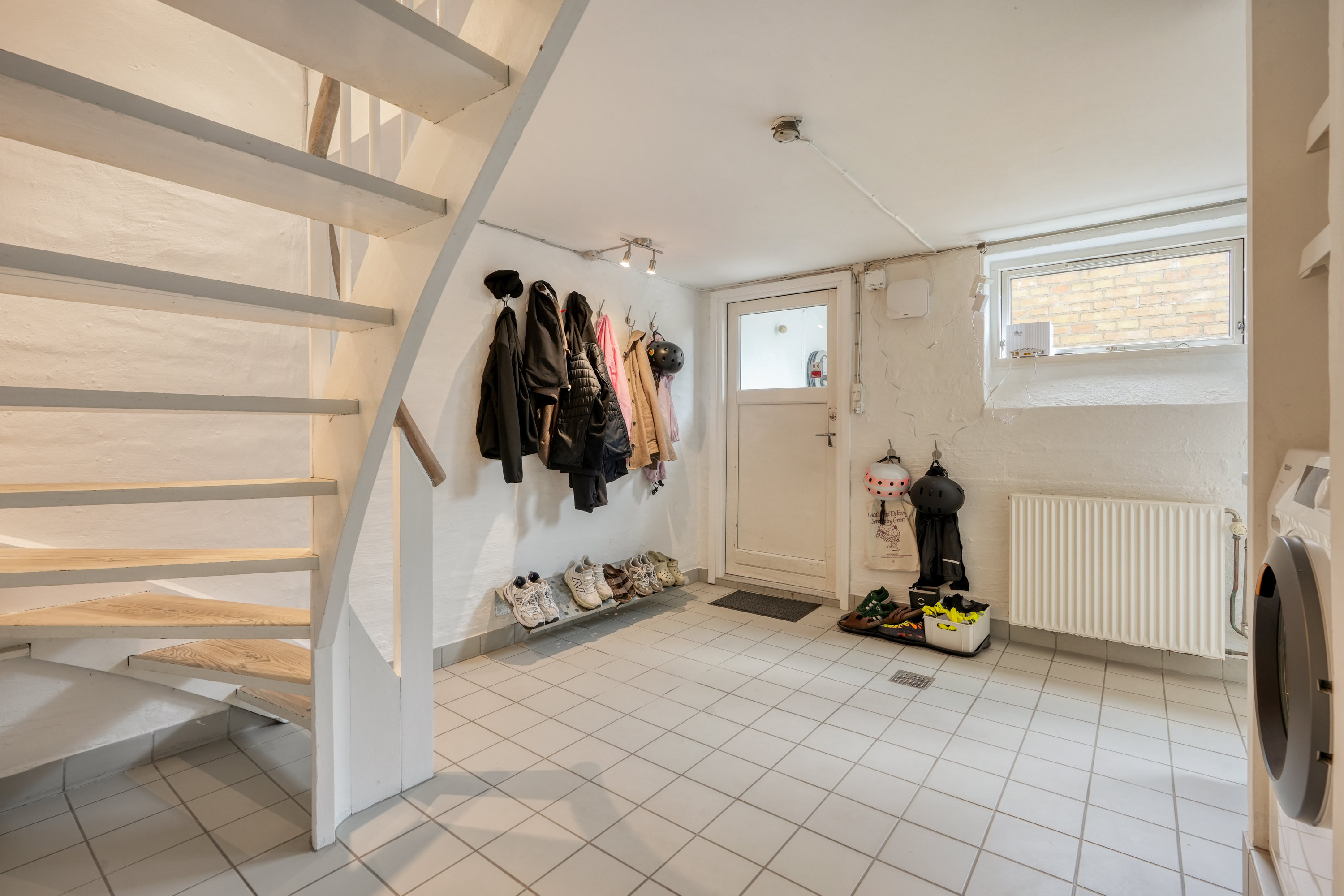 Fremhævet gang billede i fuldskærmstilstand. Billede af Æblegården 7, 2800 Kongens Lyngby