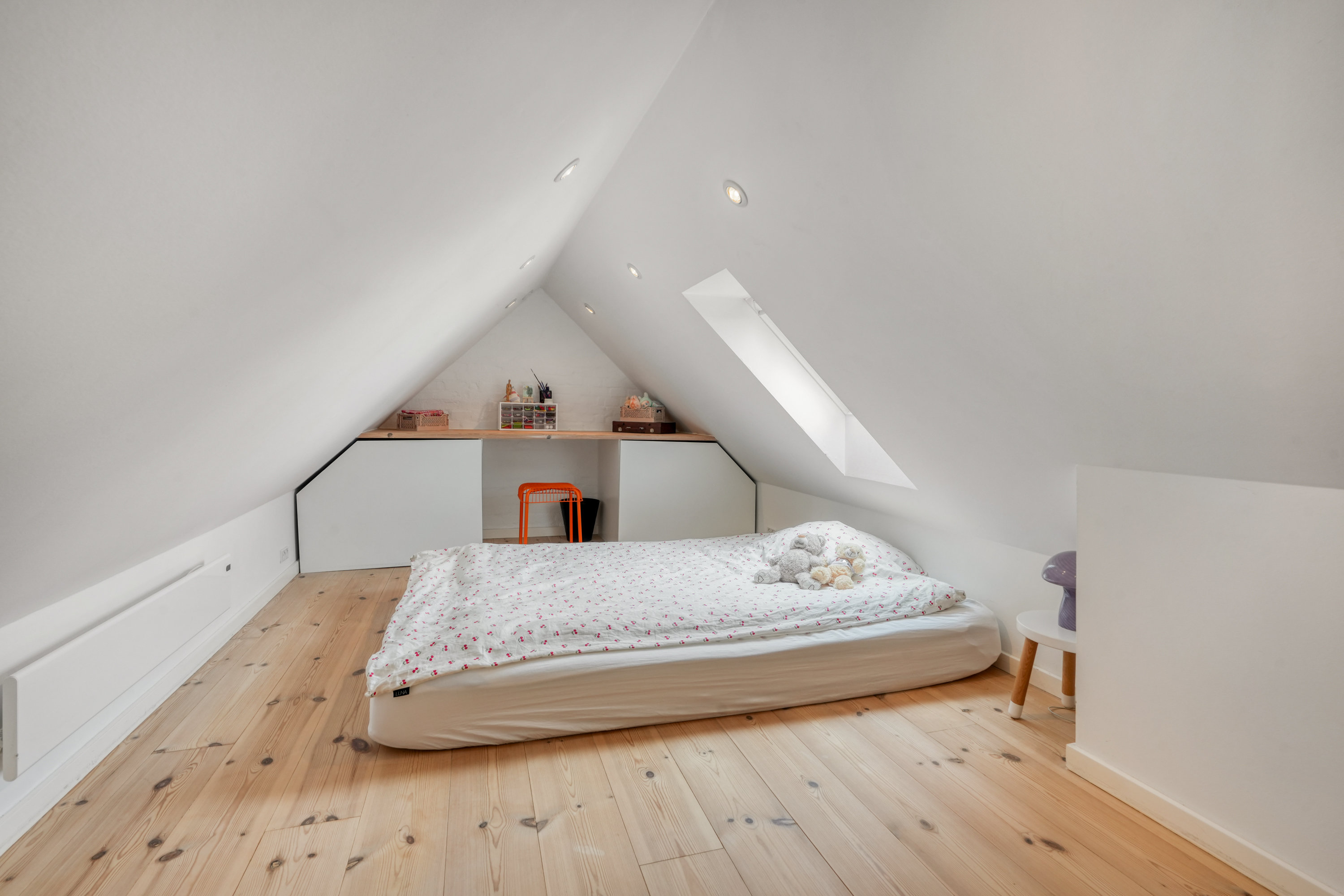 Fremhævet soveværelse billede i fuldskærmstilstand. Billede af Æblegården 7, 2800 Kongens Lyngby