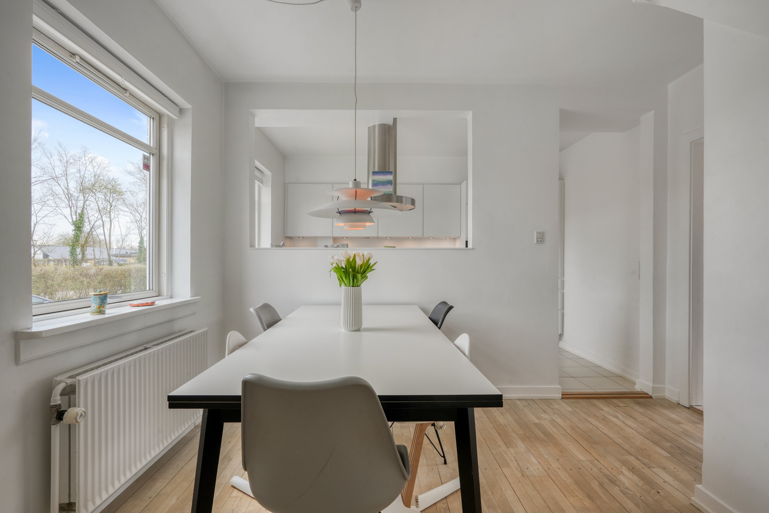 Fremhævet stue billede i fuldskærmstilstand. Billede af Æblegården 7, 2800 Kongens Lyngby