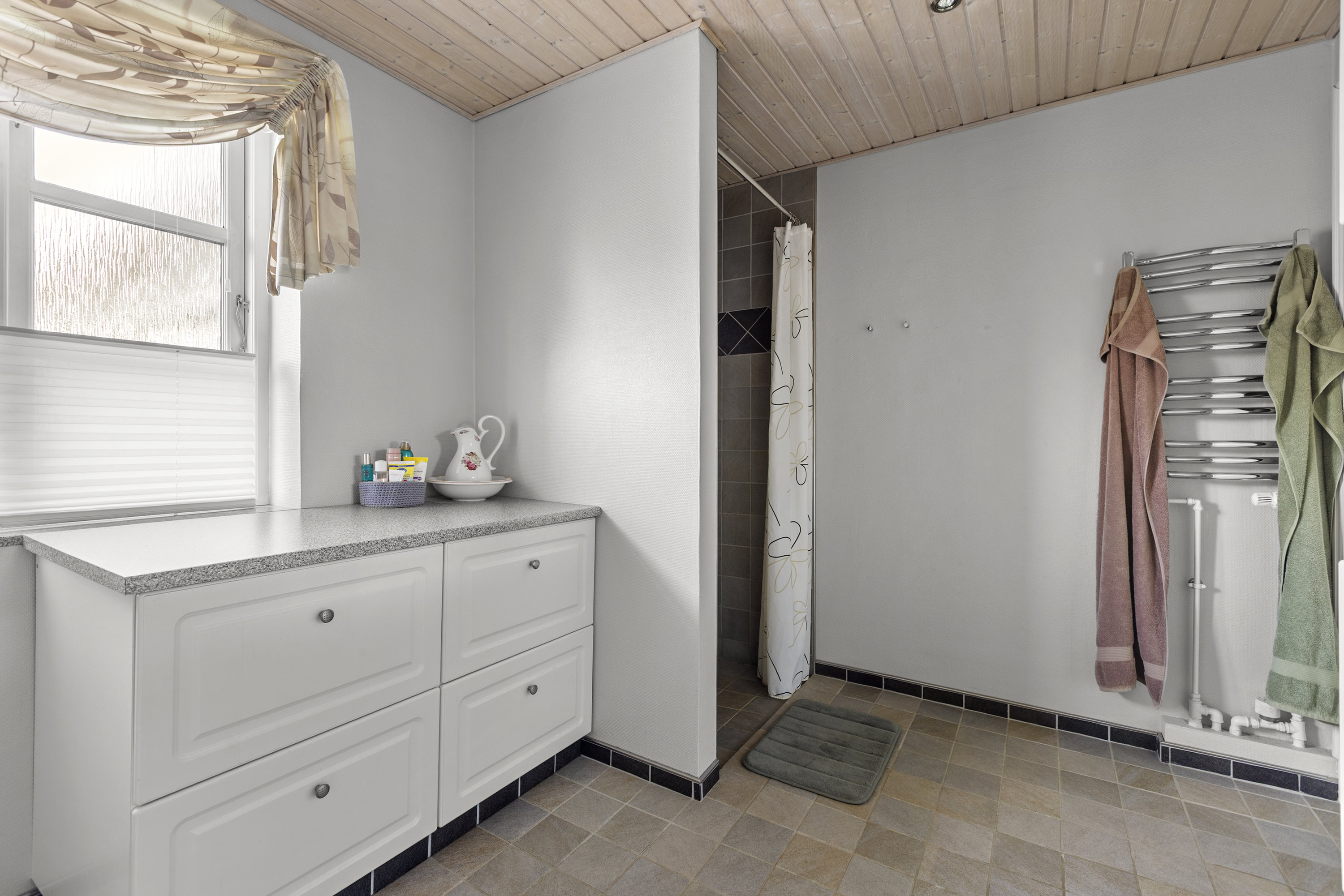 Fremhævet badeværelse billede i fuldskærmstilstand. Billede af Enghavevej 136, 4241 Vemmelev