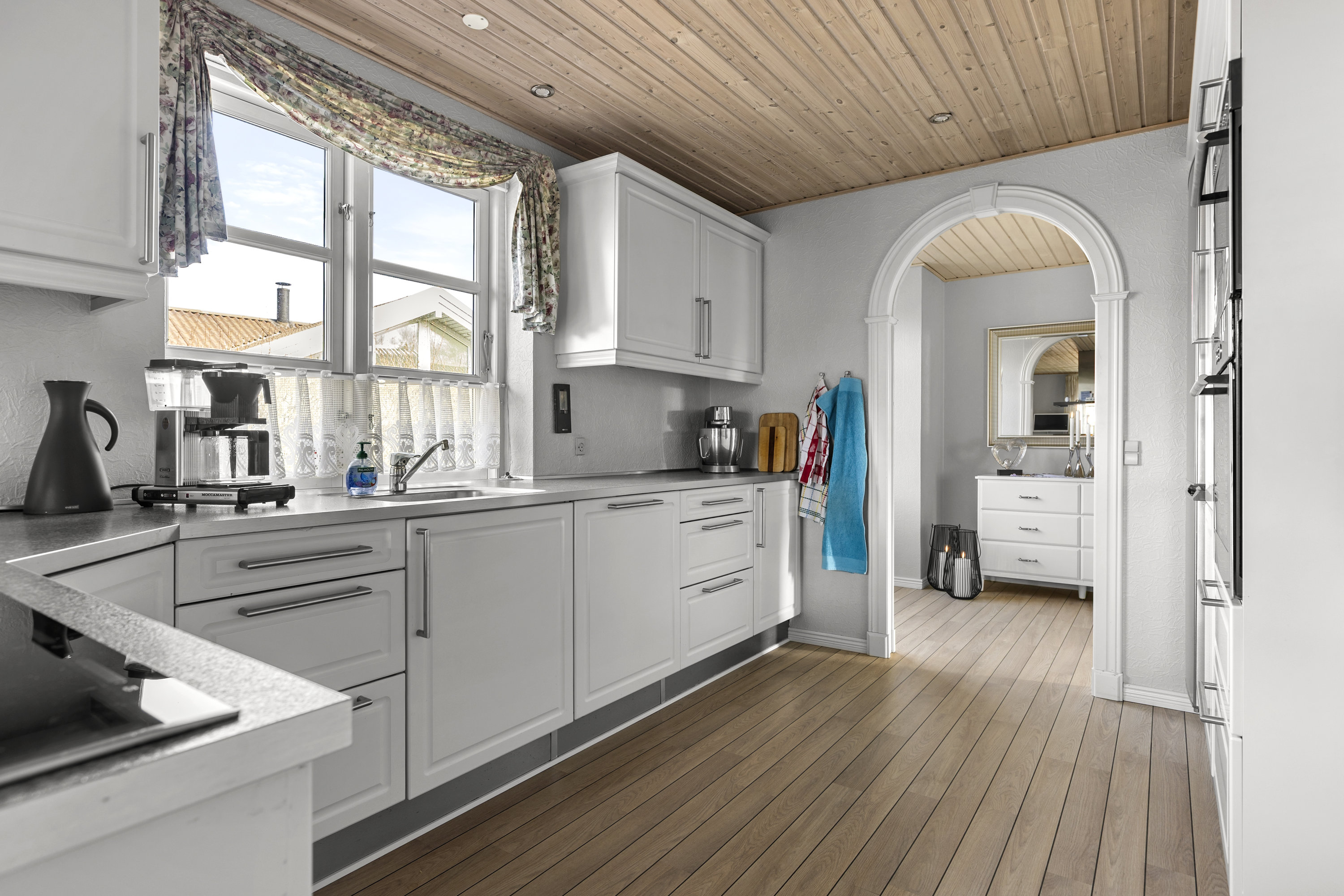 Fremhævet køkken billede i fuldskærmstilstand. Billede af Enghavevej 136, 4241 Vemmelev