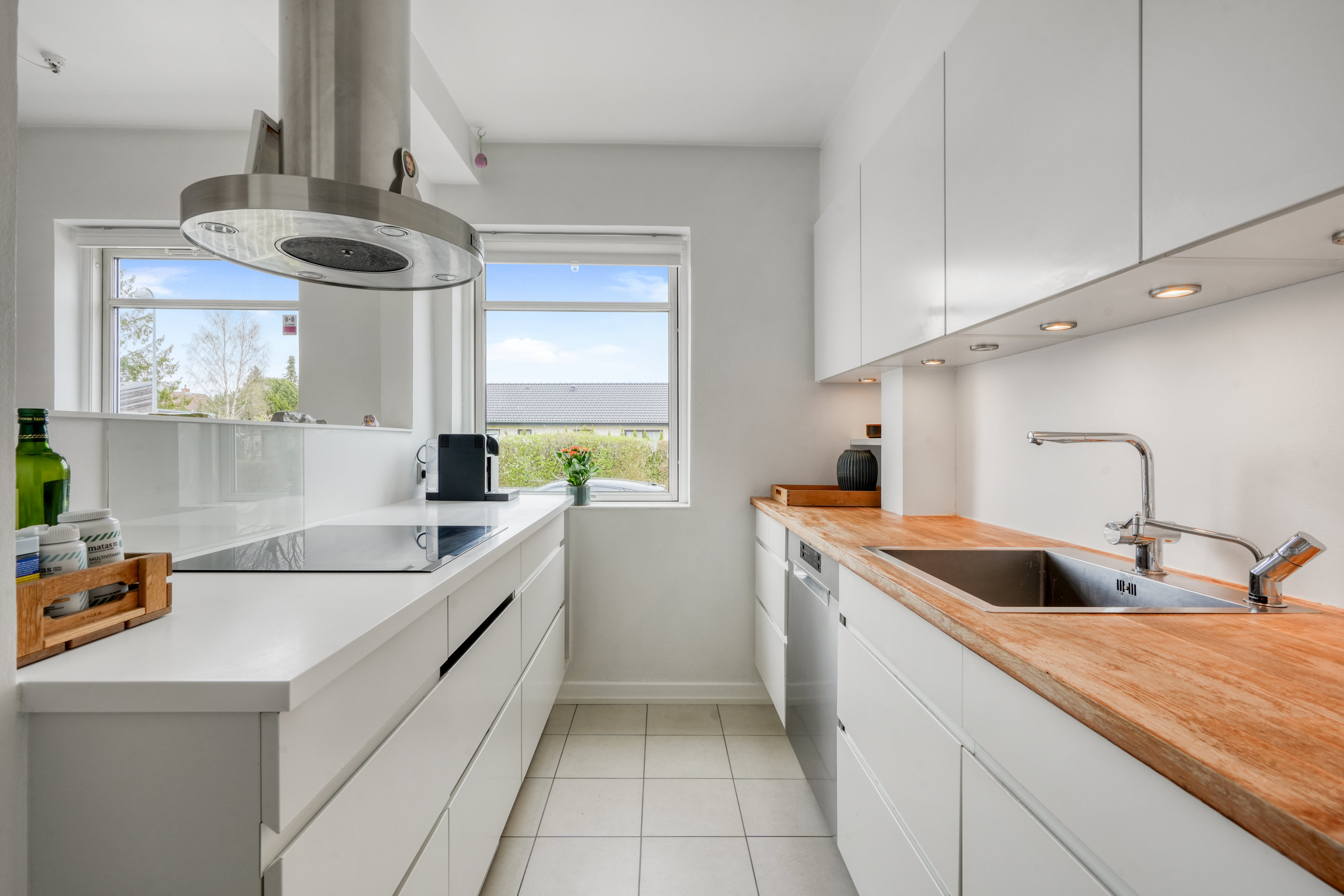 Fremhævet køkken billede i fuldskærmstilstand. Billede af Æblegården 7, 2800 Kongens Lyngby