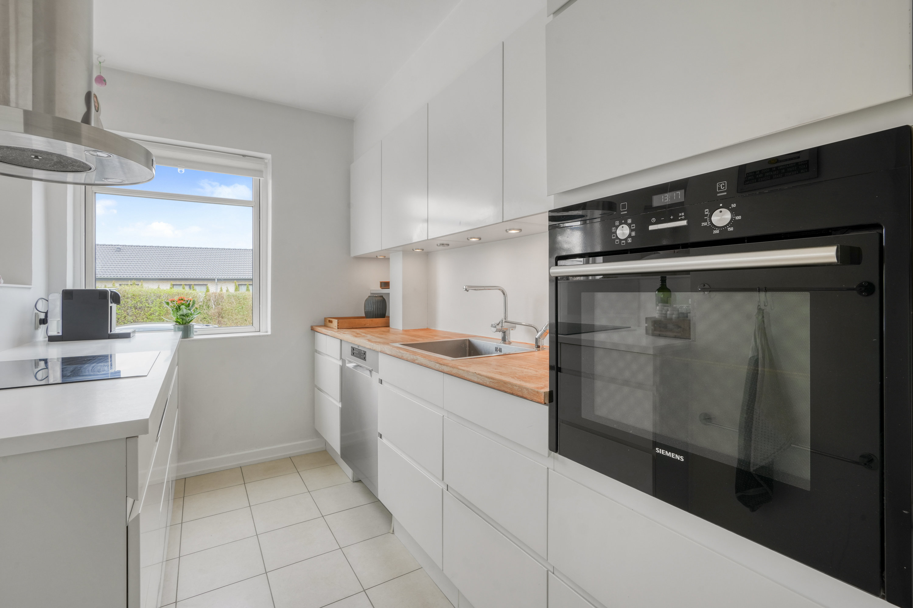 Fremhævet køkken billede i fuldskærmstilstand. Billede af Æblegården 7, 2800 Kongens Lyngby