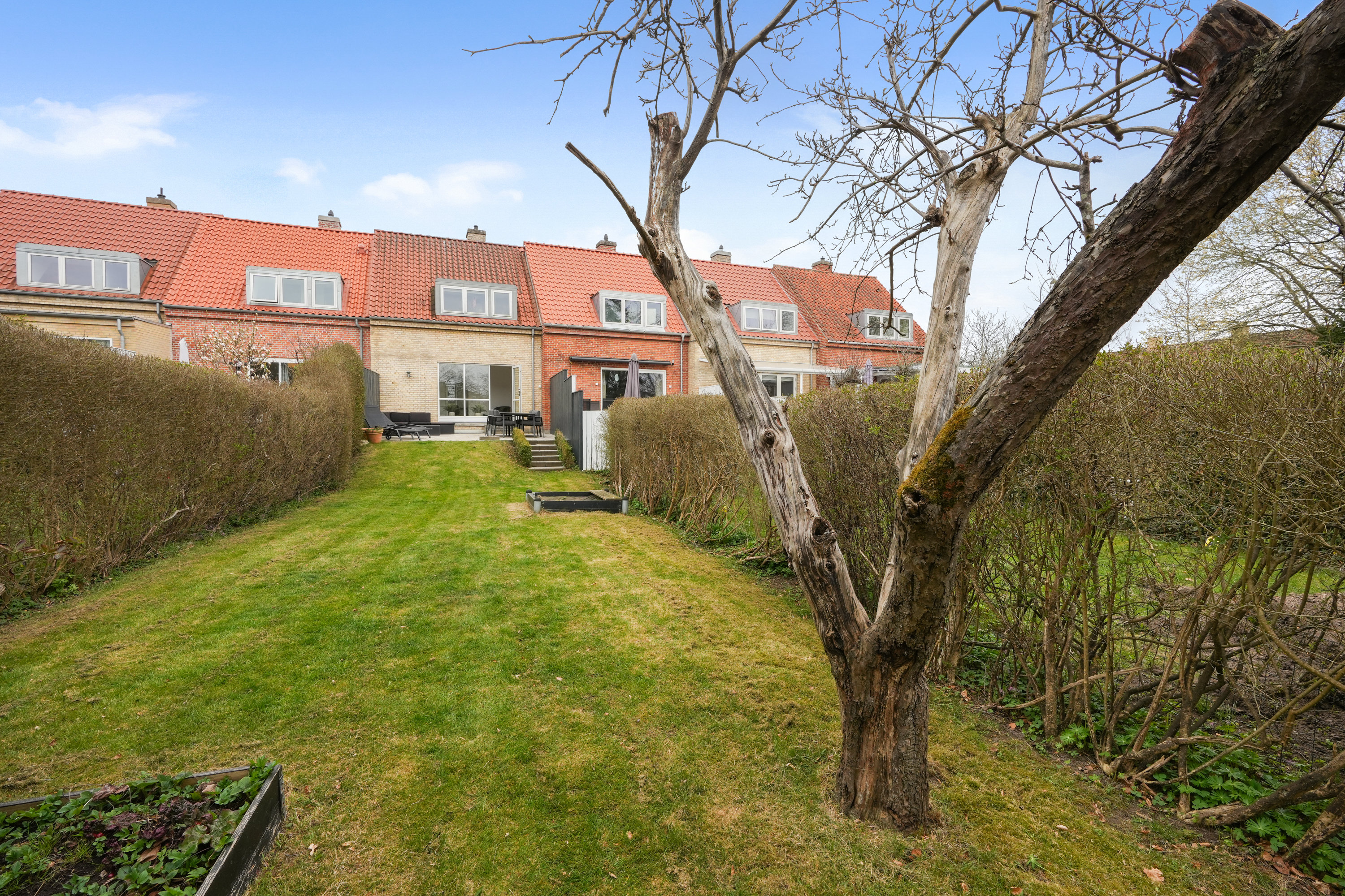 Fremhævet facade billede i fuldskærmstilstand. Billede af Æblegården 7, 2800 Kongens Lyngby