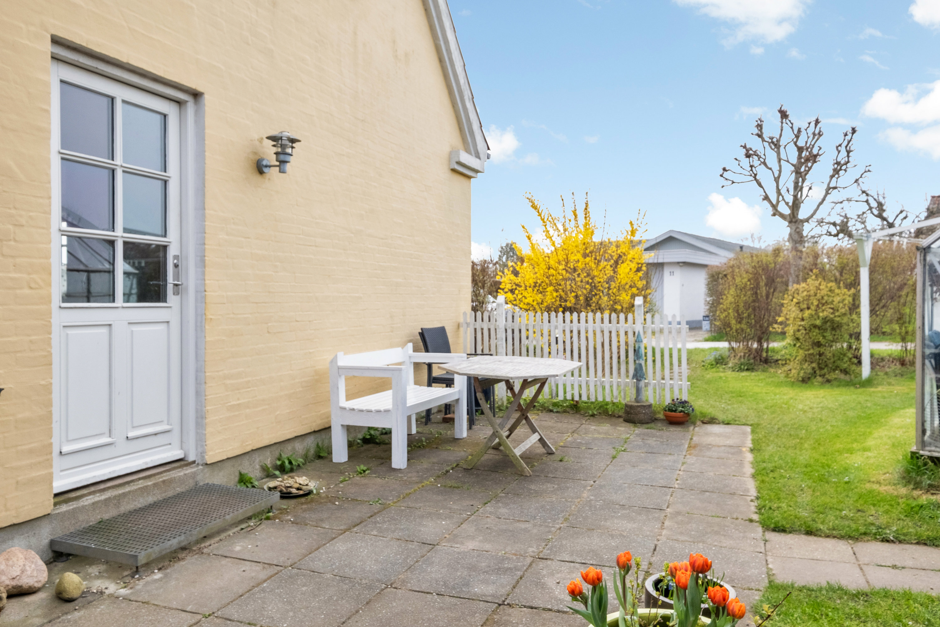 Fremhævet terrasse billede i fuldskærmstilstand. Billede af Sensommervej 133, 8530 Hjortshøj