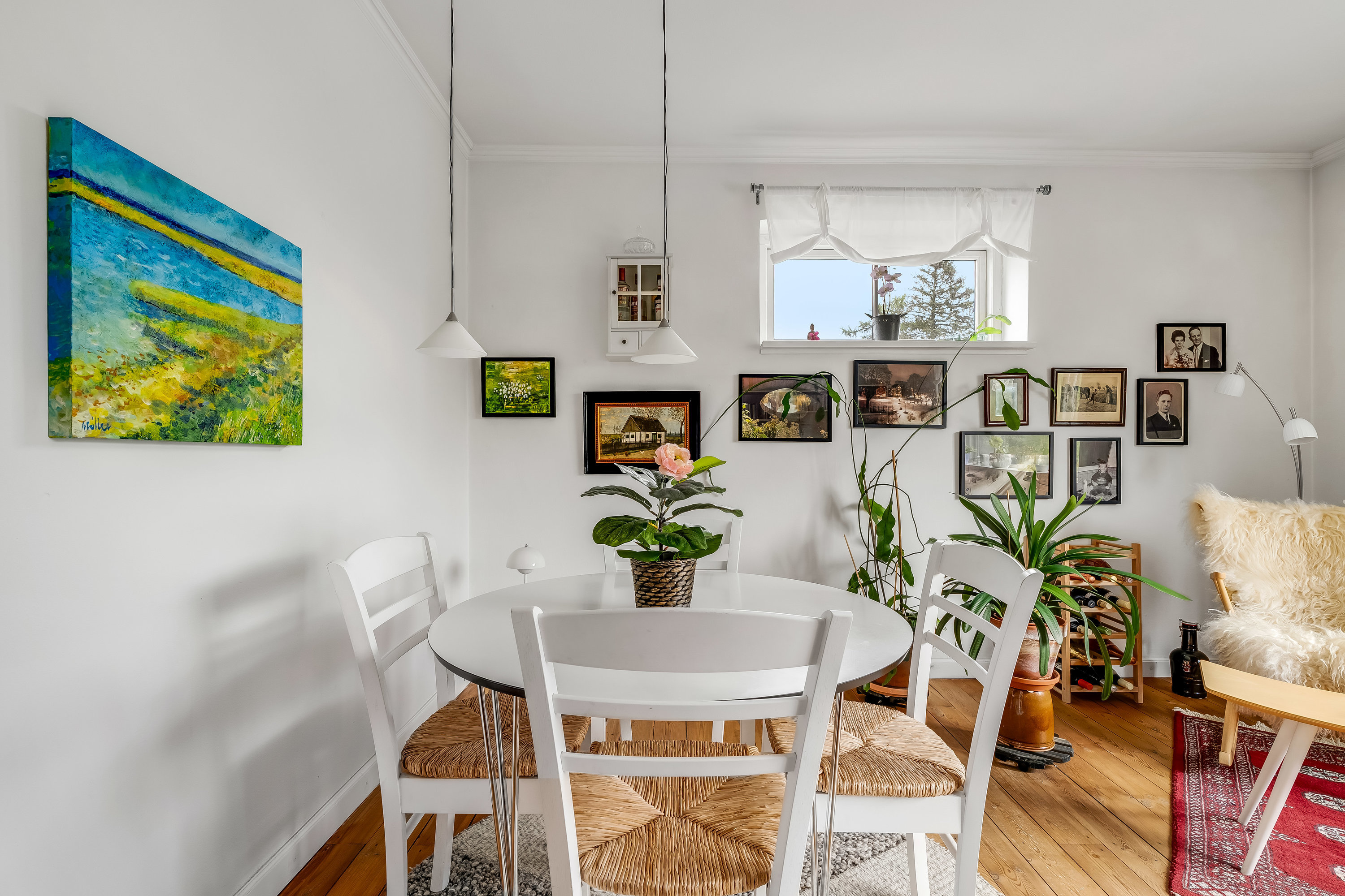 Fremhævet stue billede i fuldskærmstilstand. Billede af Brickasvej 16, st.. th., 3400 Hillerød