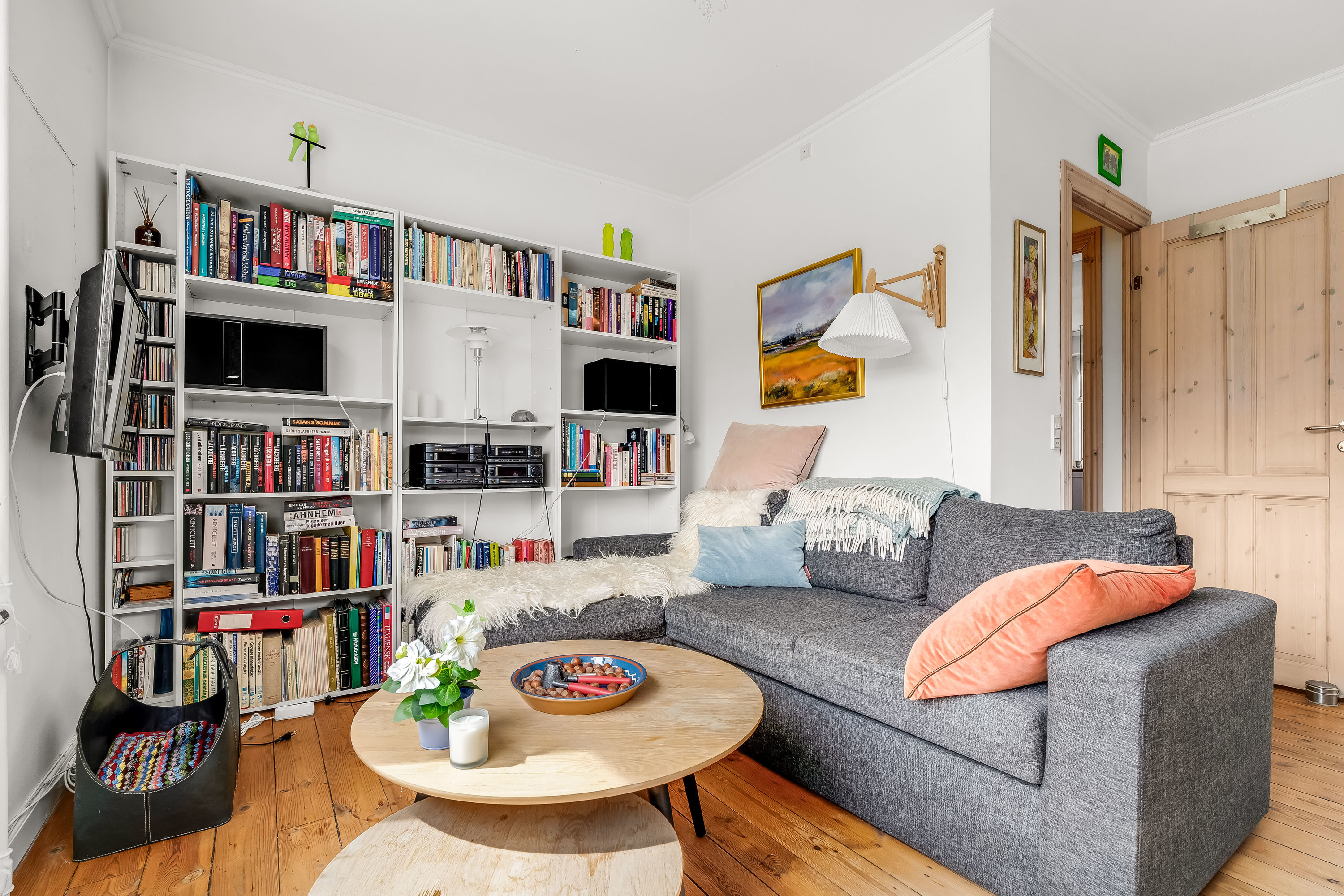 Fremhævet stue billede i fuldskærmstilstand. Billede af Brickasvej 16, st.. th., 3400 Hillerød