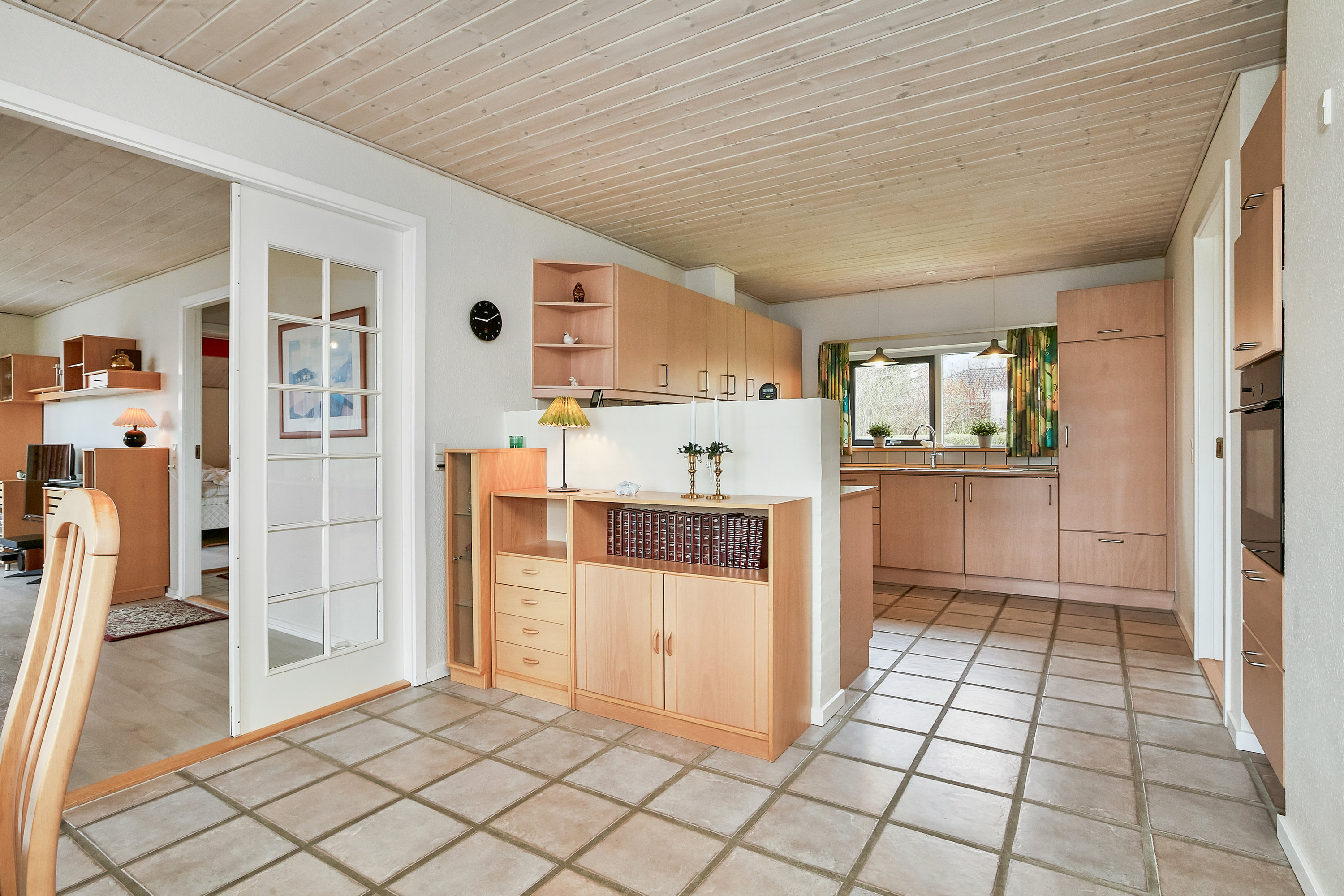 Fremhævet køkken/alrum billede i fuldskærmstilstand. Billede af Tonrå 46, 8751 Gedved