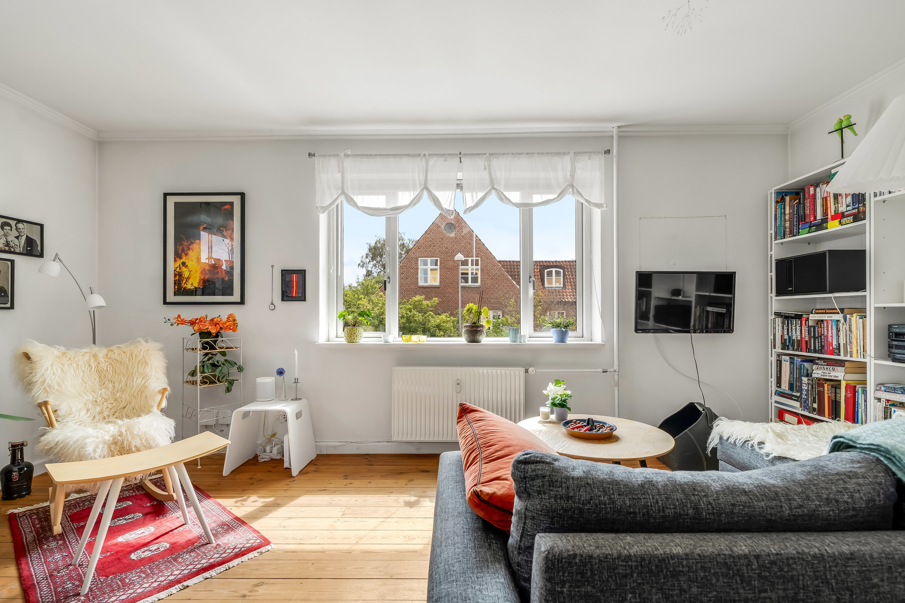 Fremhævet stue billede i fuldskærmstilstand. Billede af Brickasvej 16, st.. th., 3400 Hillerød