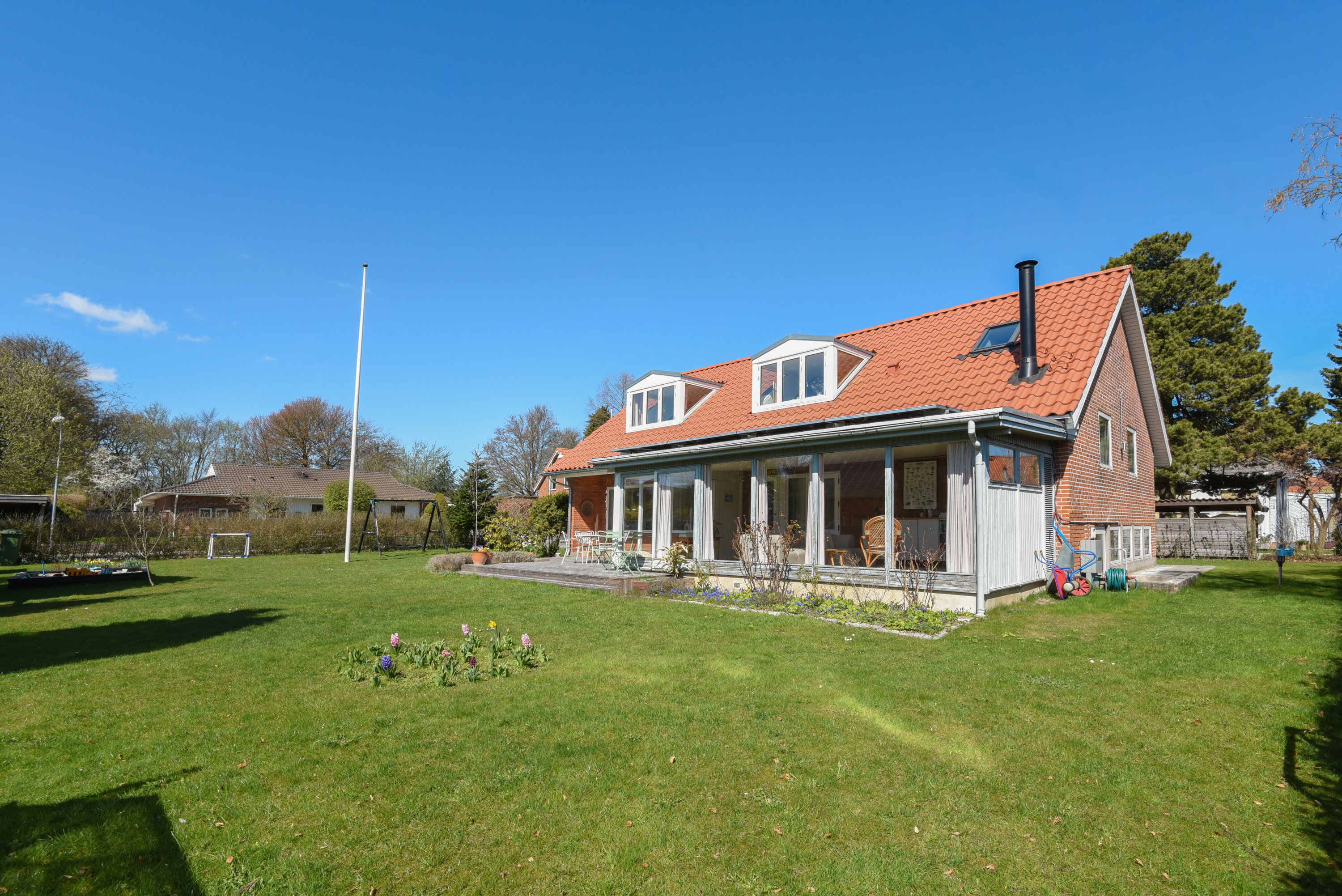 Miniaturebillede 1: facade. Billede af Hørhaven 4, 2750 Ballerup