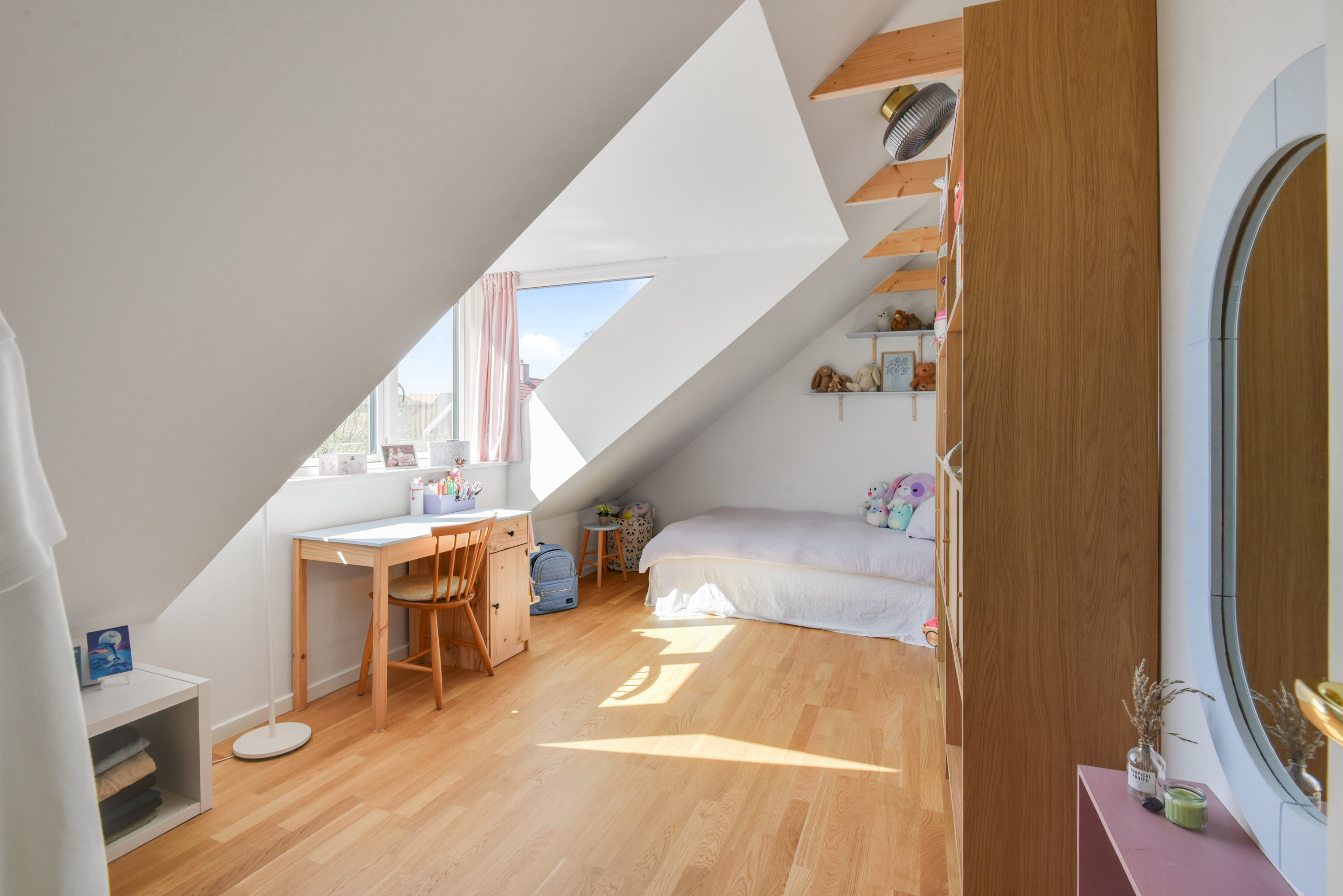 Fremhævet soveværelse billede i fuldskærmstilstand. Billede af Hørhaven 4, 2750 Ballerup