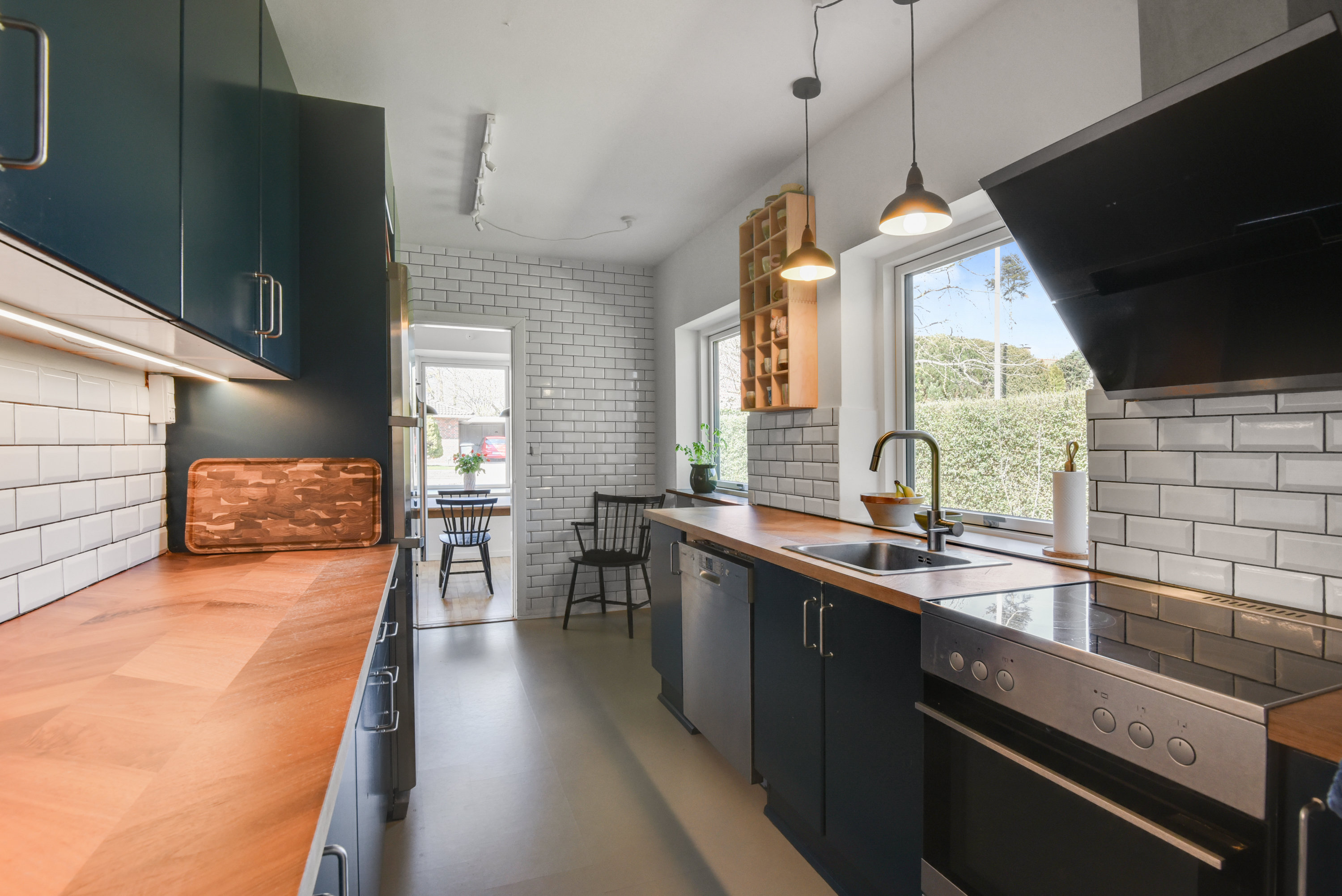 Fremhævet køkken billede i fuldskærmstilstand. Billede af Hørhaven 4, 2750 Ballerup