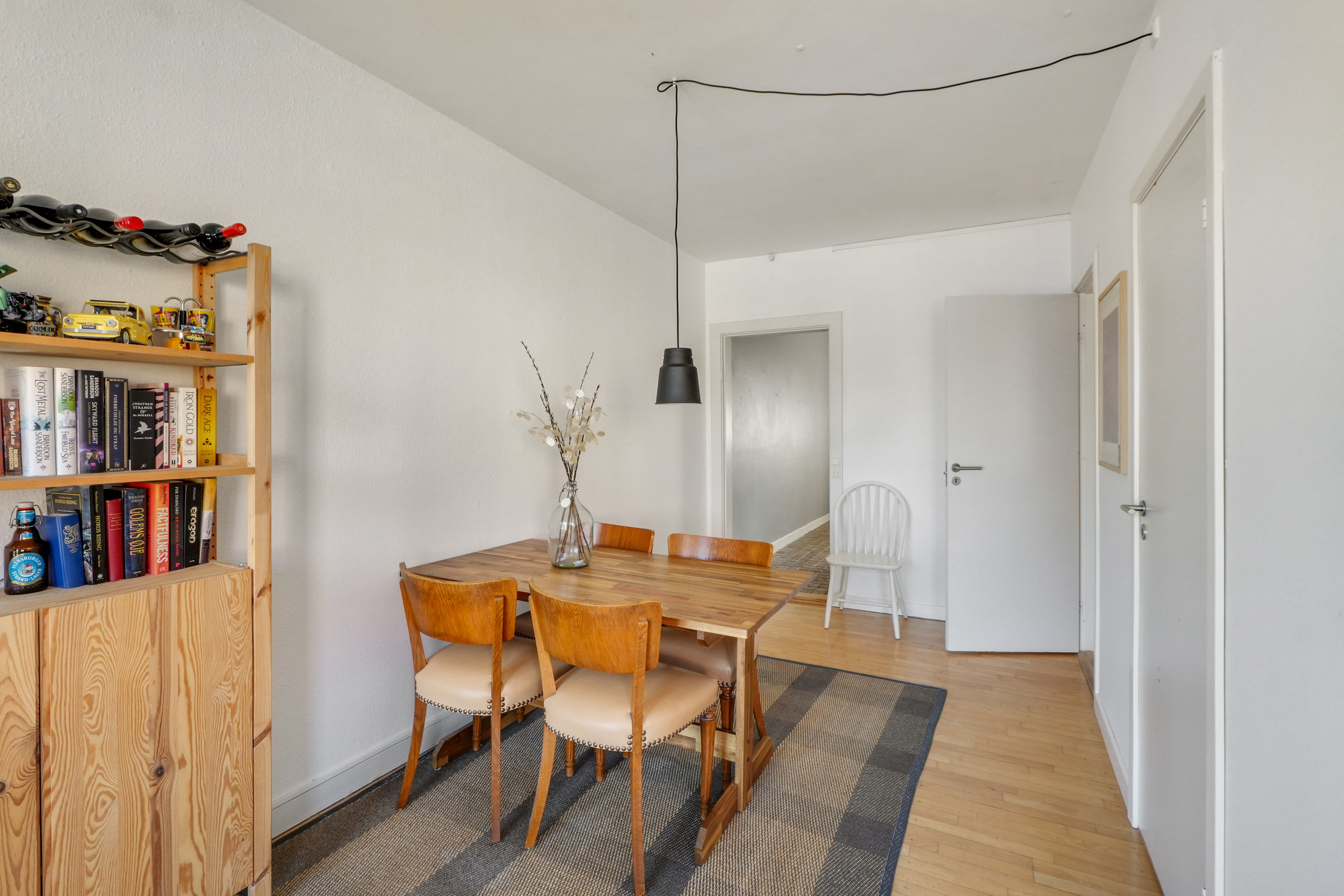 Fremhævet stue billede i fuldskærmstilstand. Billede af Gammel Køge Landevej 235A, 1., 2650 Hvidovre