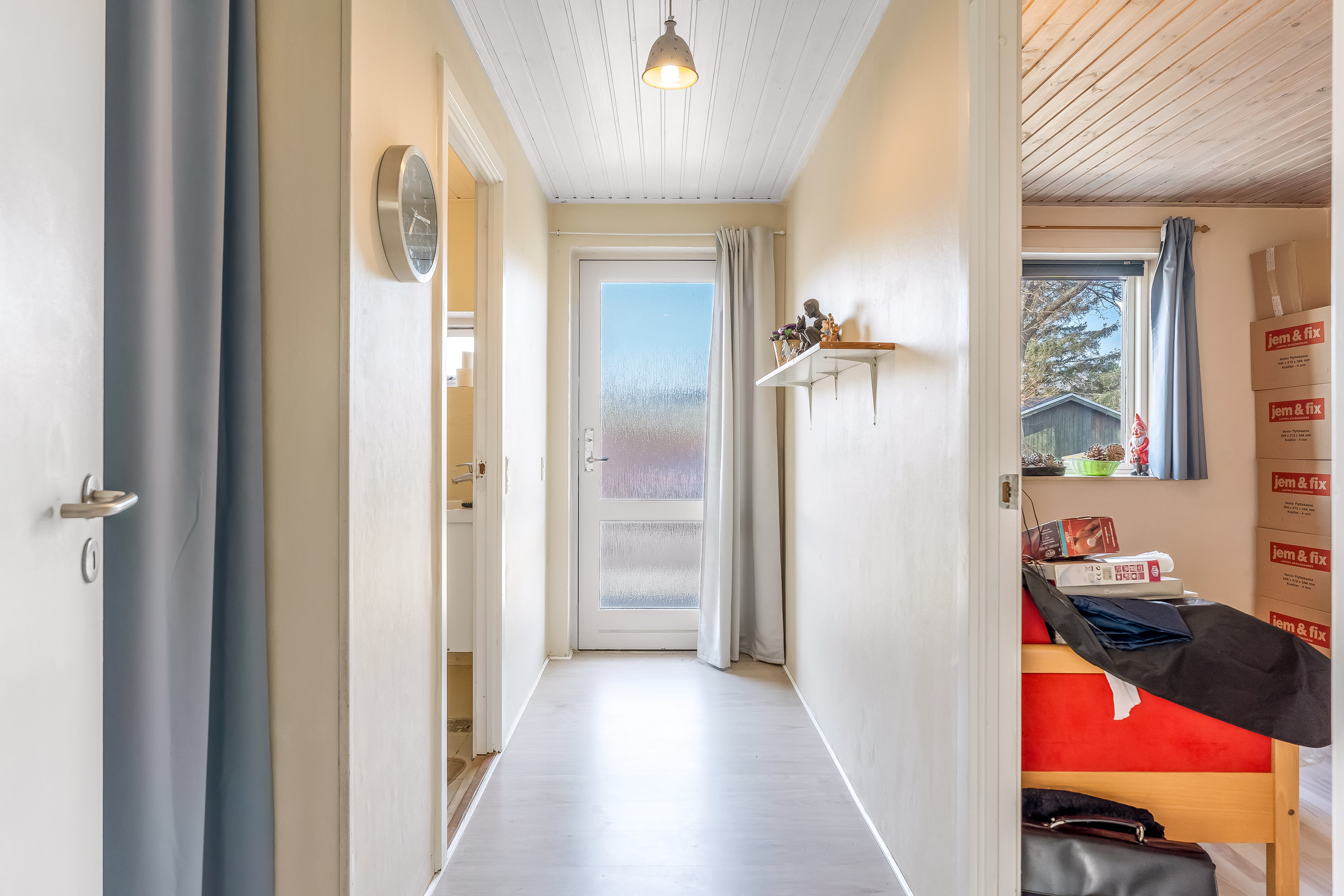 Miniaturebillede 1: gang. Billede af Skolebanken 7, 4874 Gedser