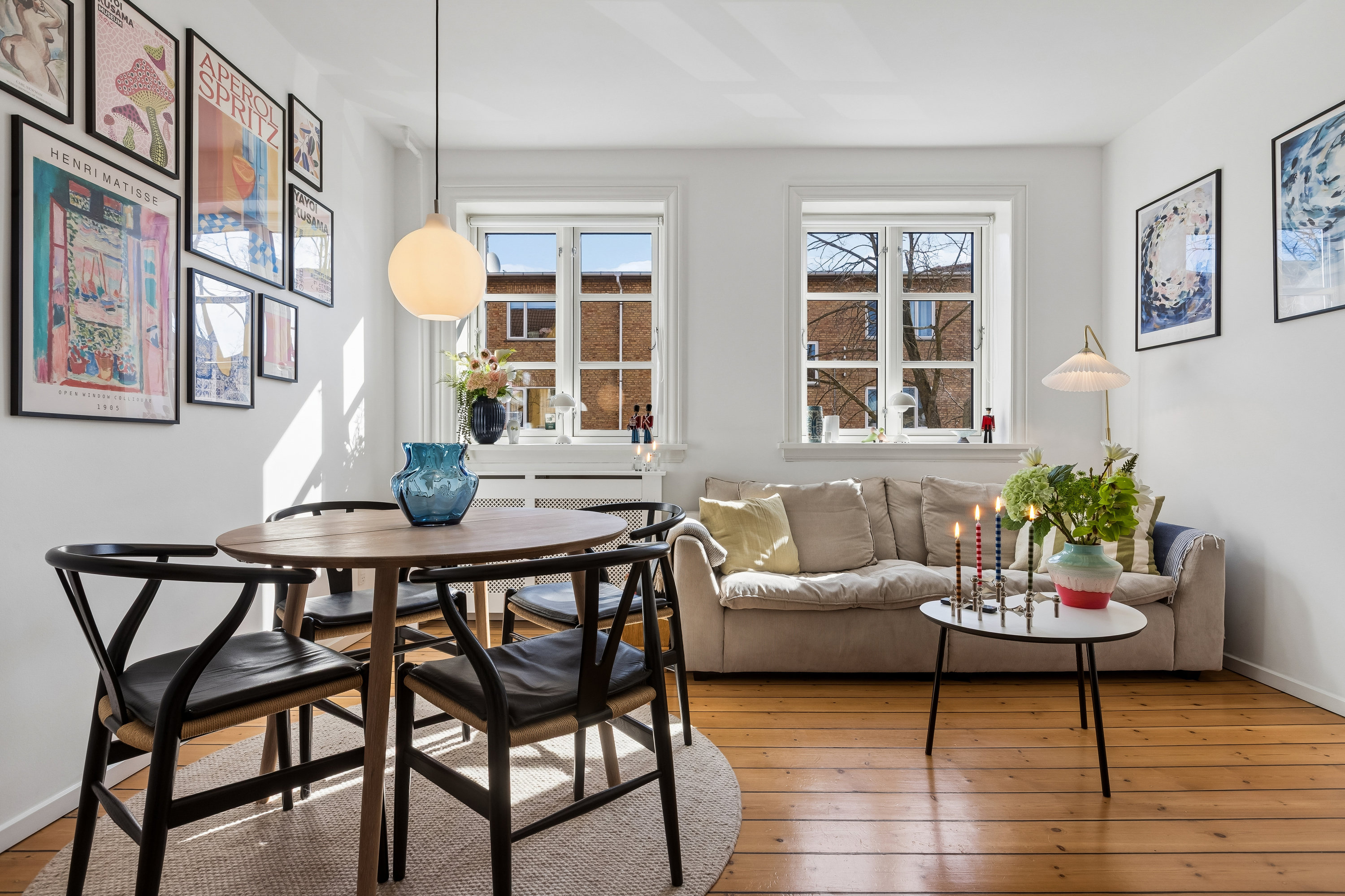 Fremhævet stue billede i fuldskærmstilstand. Billede af Søvang Alle 13, 1. th., 2770 Kastrup