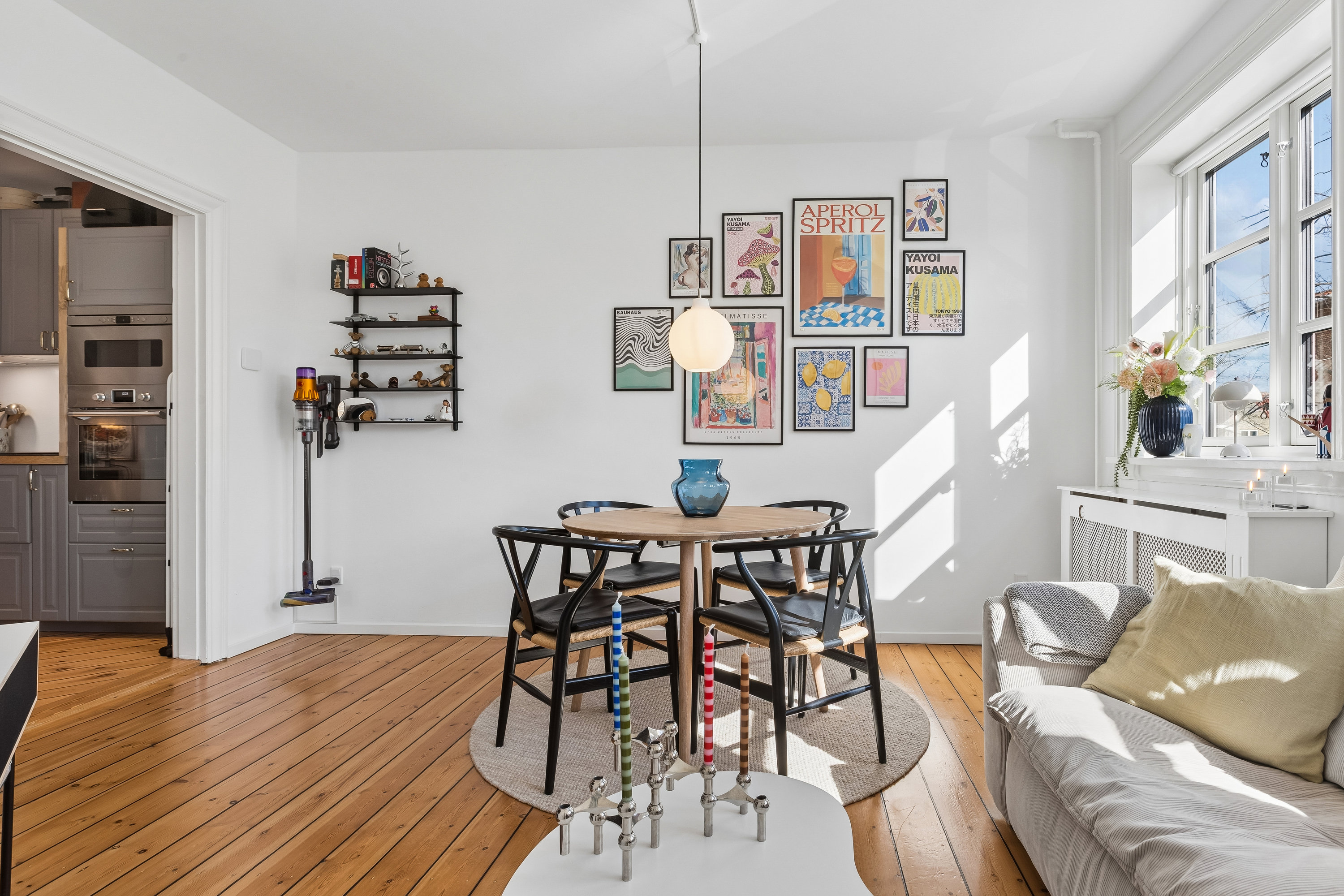 Fremhævet stue billede i fuldskærmstilstand. Billede af Søvang Alle 13, 1. th., 2770 Kastrup