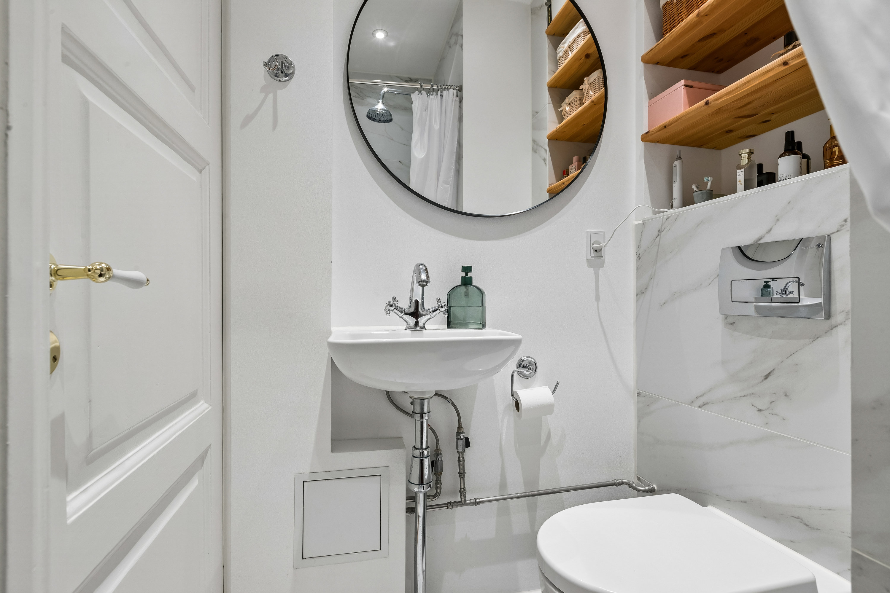 Fremhævet badeværelse billede i fuldskærmstilstand. Billede af Søvang Alle 13, 1. th., 2770 Kastrup