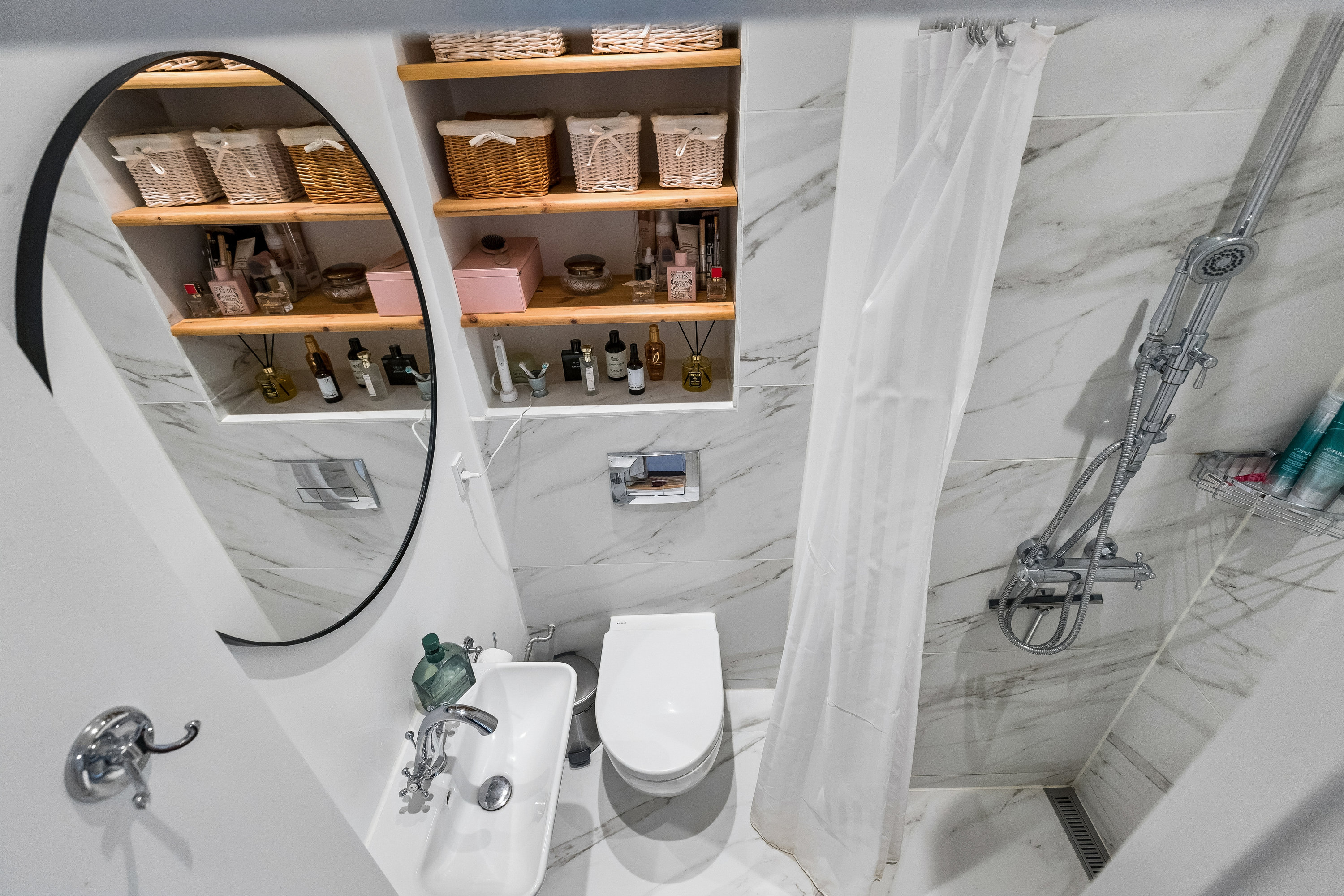 Fremhævet trappe billede i fuldskærmstilstand. Billede af Søvang Alle 13, 1. th., 2770 Kastrup