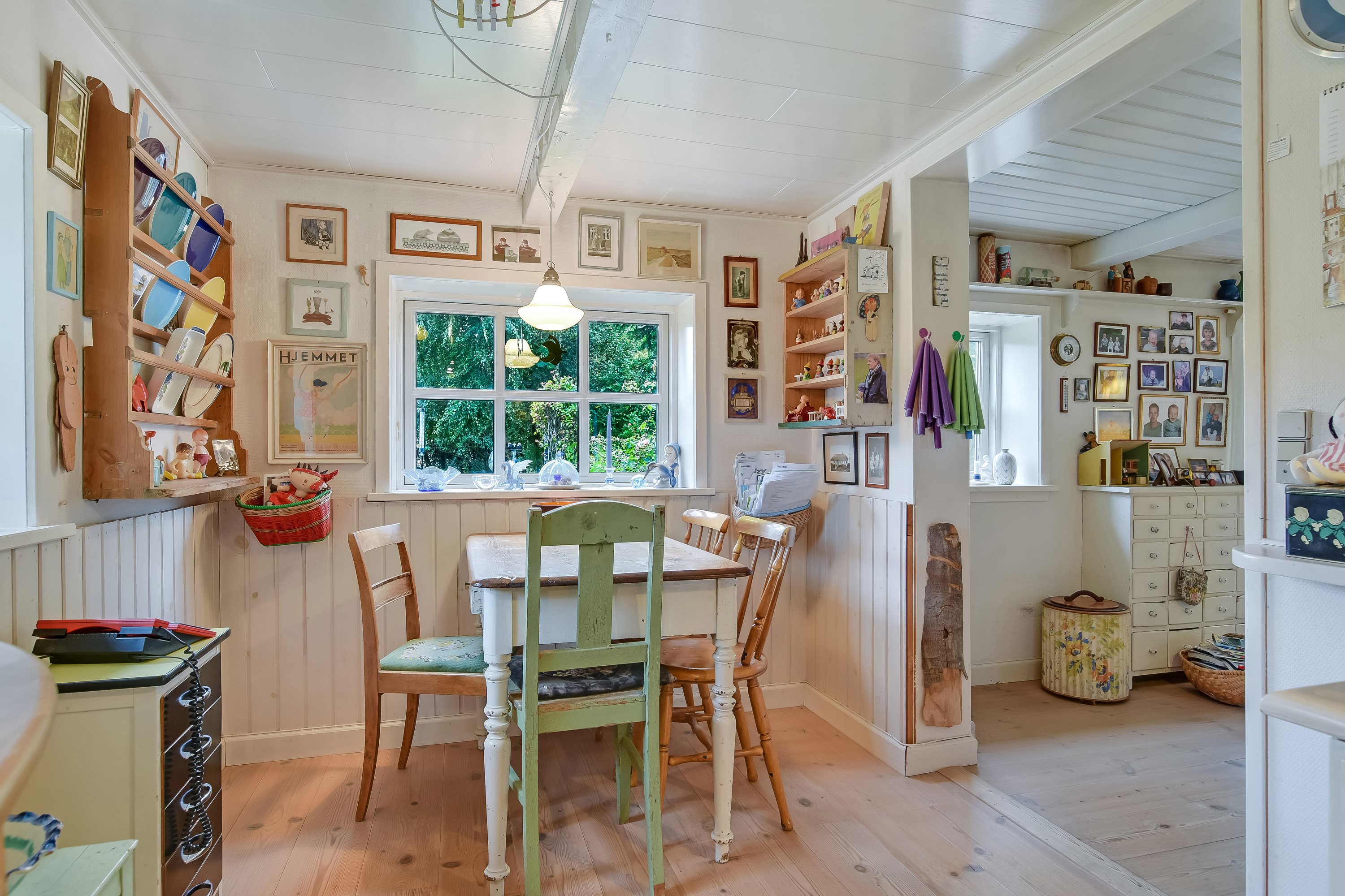 Fremhævet stue billede i fuldskærmstilstand. Billede af Holstebrovej 71, Hee, 6950 Ringkøbing