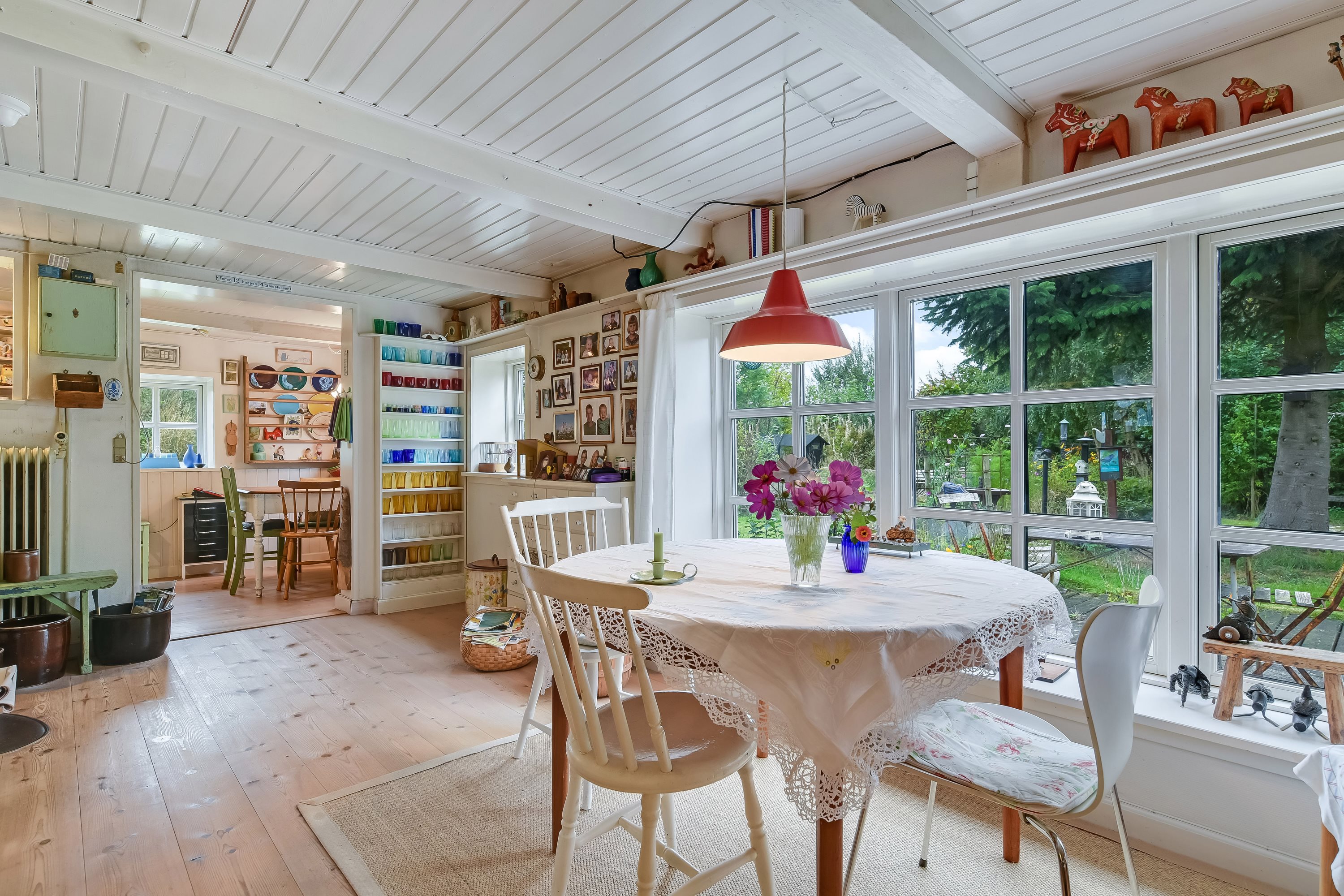 Fremhævet stue billede i fuldskærmstilstand. Billede af Holstebrovej 71, Hee, 6950 Ringkøbing