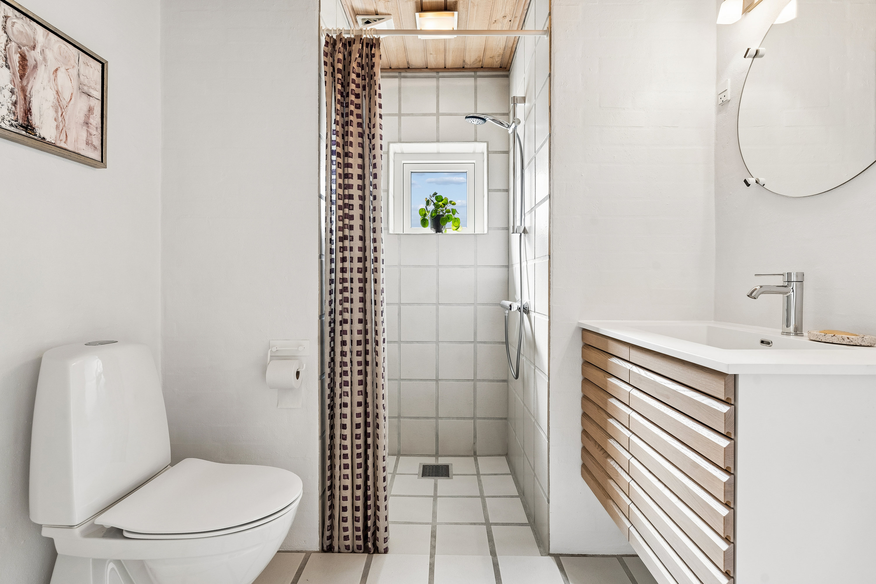 Fremhævet badeværelse billede i fuldskærmstilstand. Billede af Lilleskoven 28, 8722 Hedensted