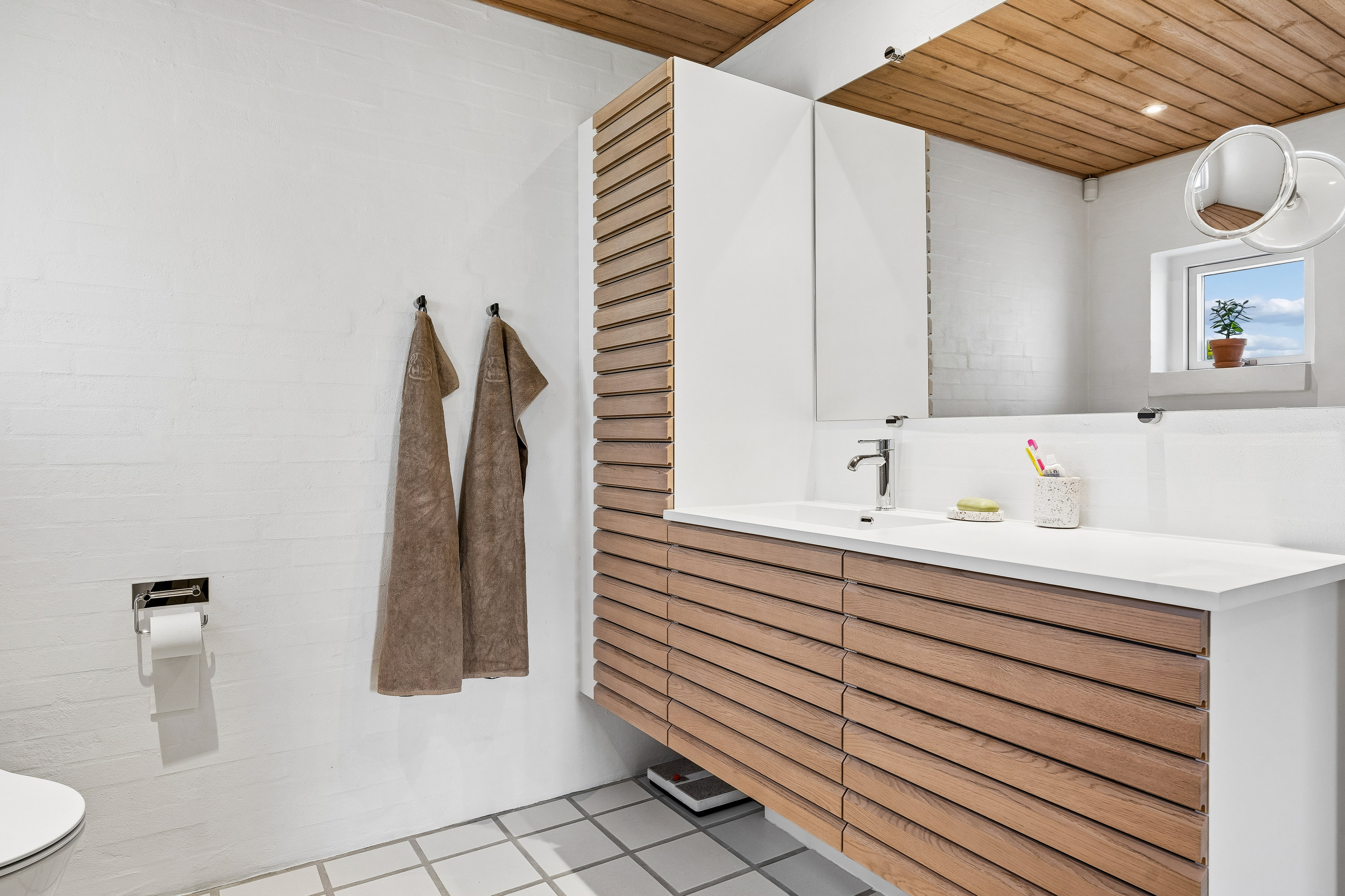 Fremhævet badeværelse billede i fuldskærmstilstand. Billede af Lilleskoven 28, 8722 Hedensted