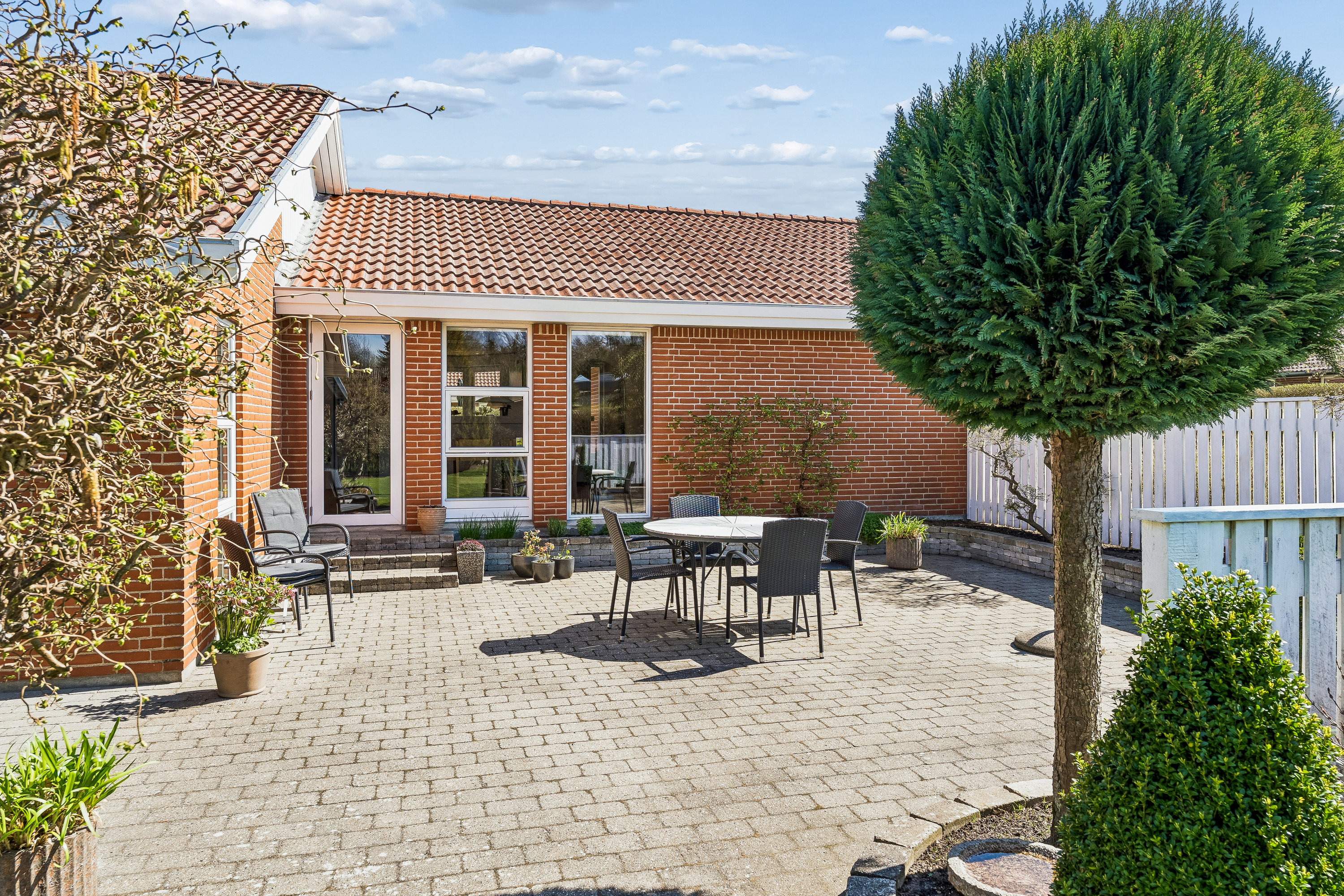 Fremhævet terrasse billede i fuldskærmstilstand. Billede af Lilleskoven 28, 8722 Hedensted