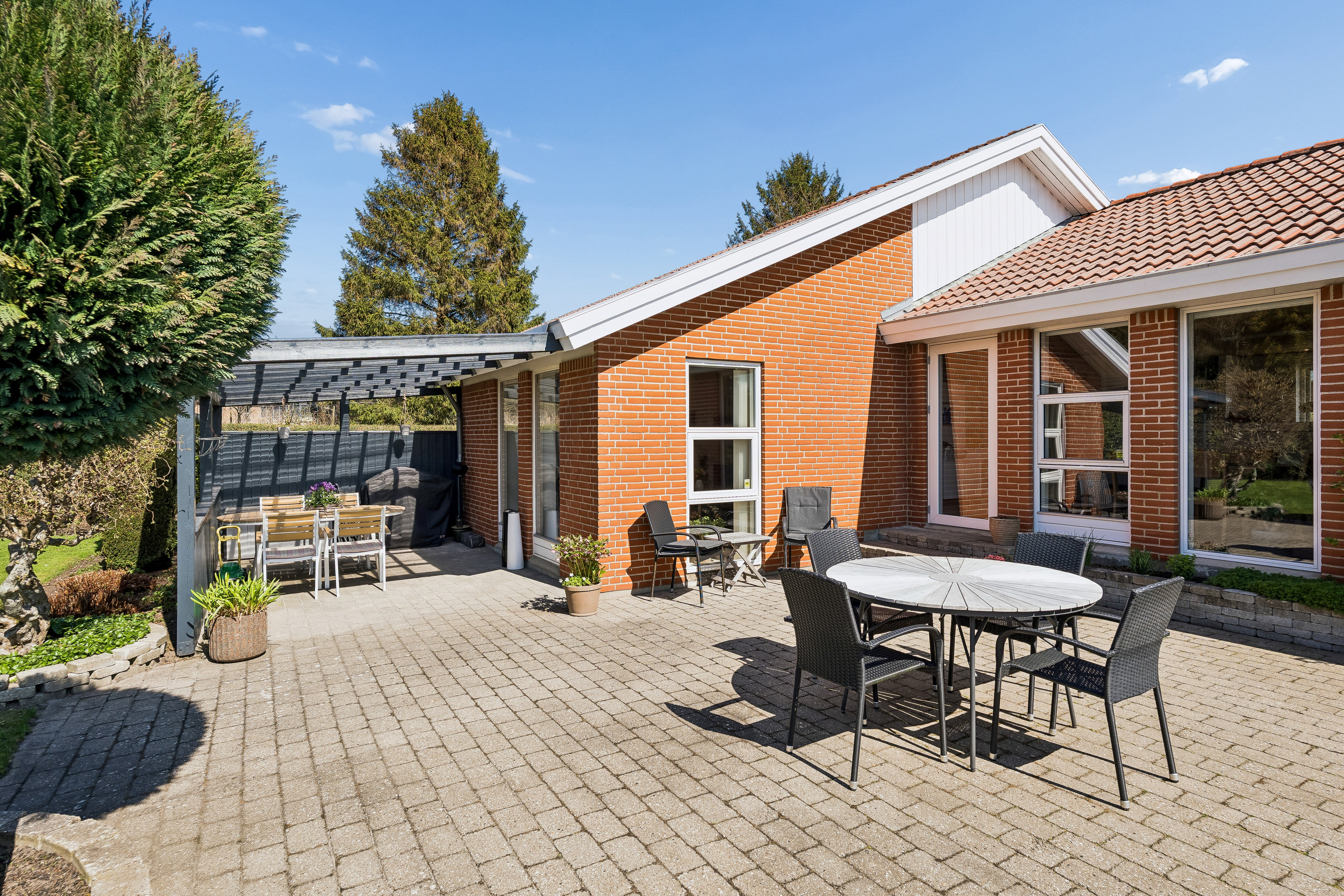 Fremhævet terrasse billede i fuldskærmstilstand. Billede af Lilleskoven 28, 8722 Hedensted