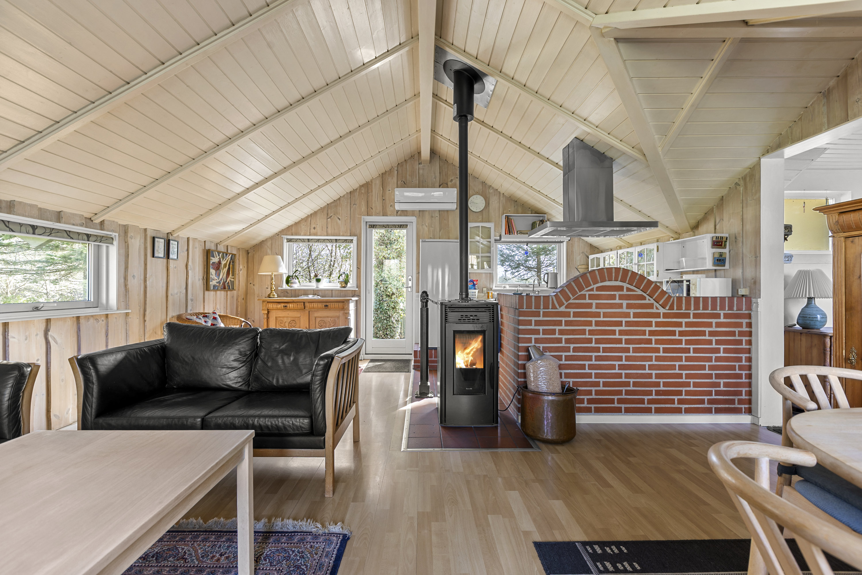 Fremhævet stue billede i fuldskærmstilstand. Billede af Holbækvej 138C, Haraldsted, 4100 Ringsted