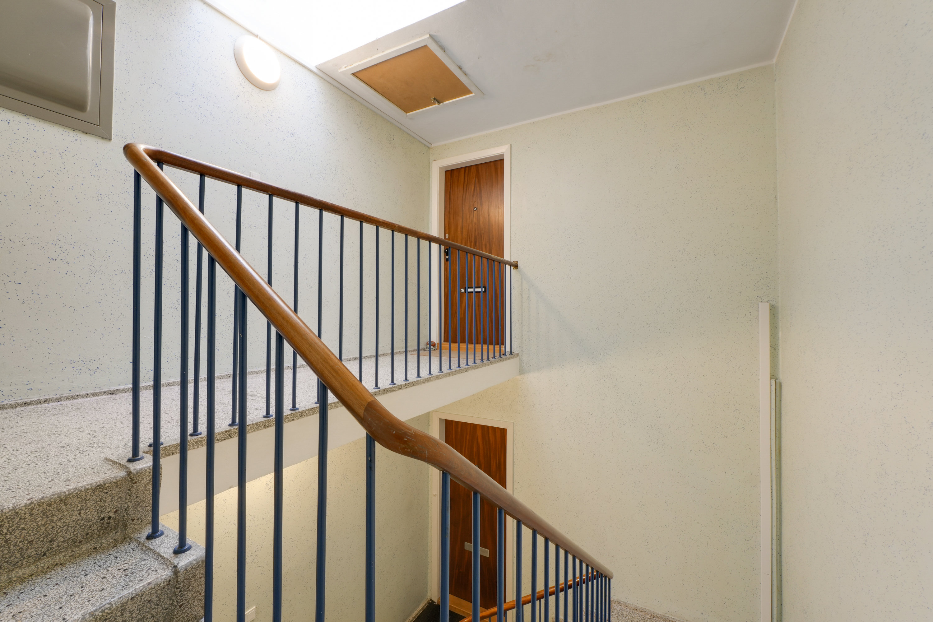 Fremhævet trappe billede i fuldskærmstilstand. Billede af Næsborgvej 70, 2. th., 2650 Hvidovre