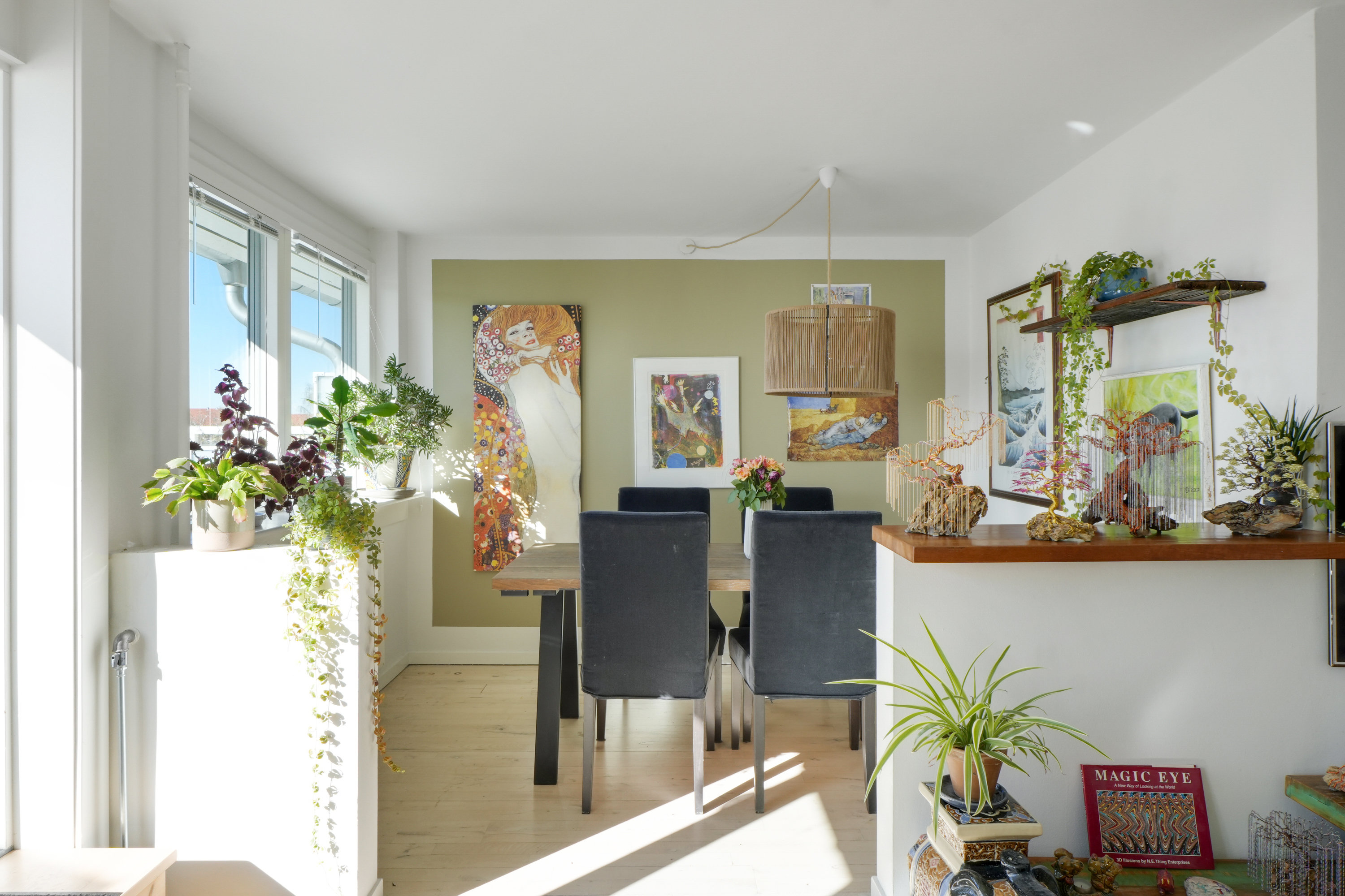 Fremhævet stue billede i fuldskærmstilstand. Billede af Næsborgvej 70, 2. th., 2650 Hvidovre