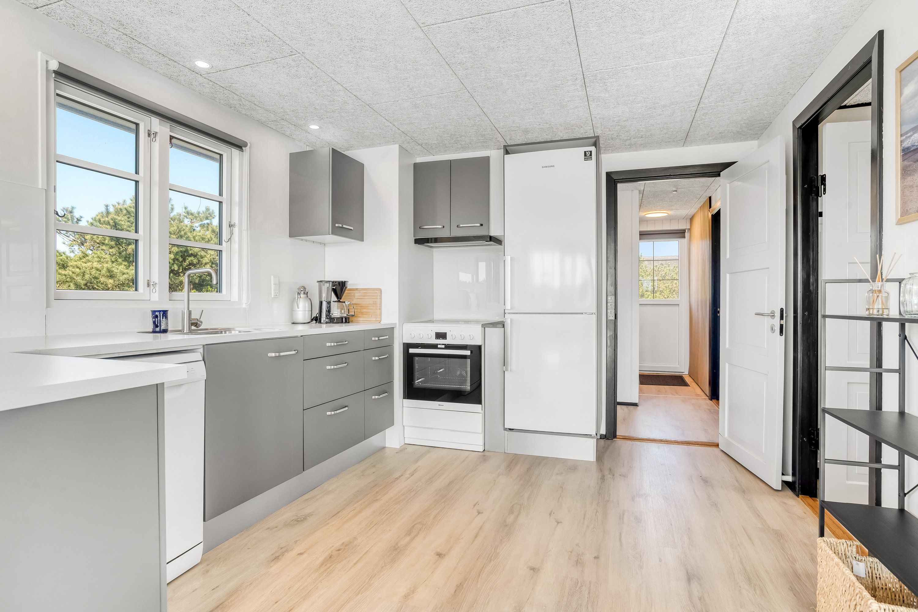 Fremhævet køkken billede i fuldskærmstilstand. Billede af Wolle Friks Vej 26, Søndervig, 6950 Ringkøbing