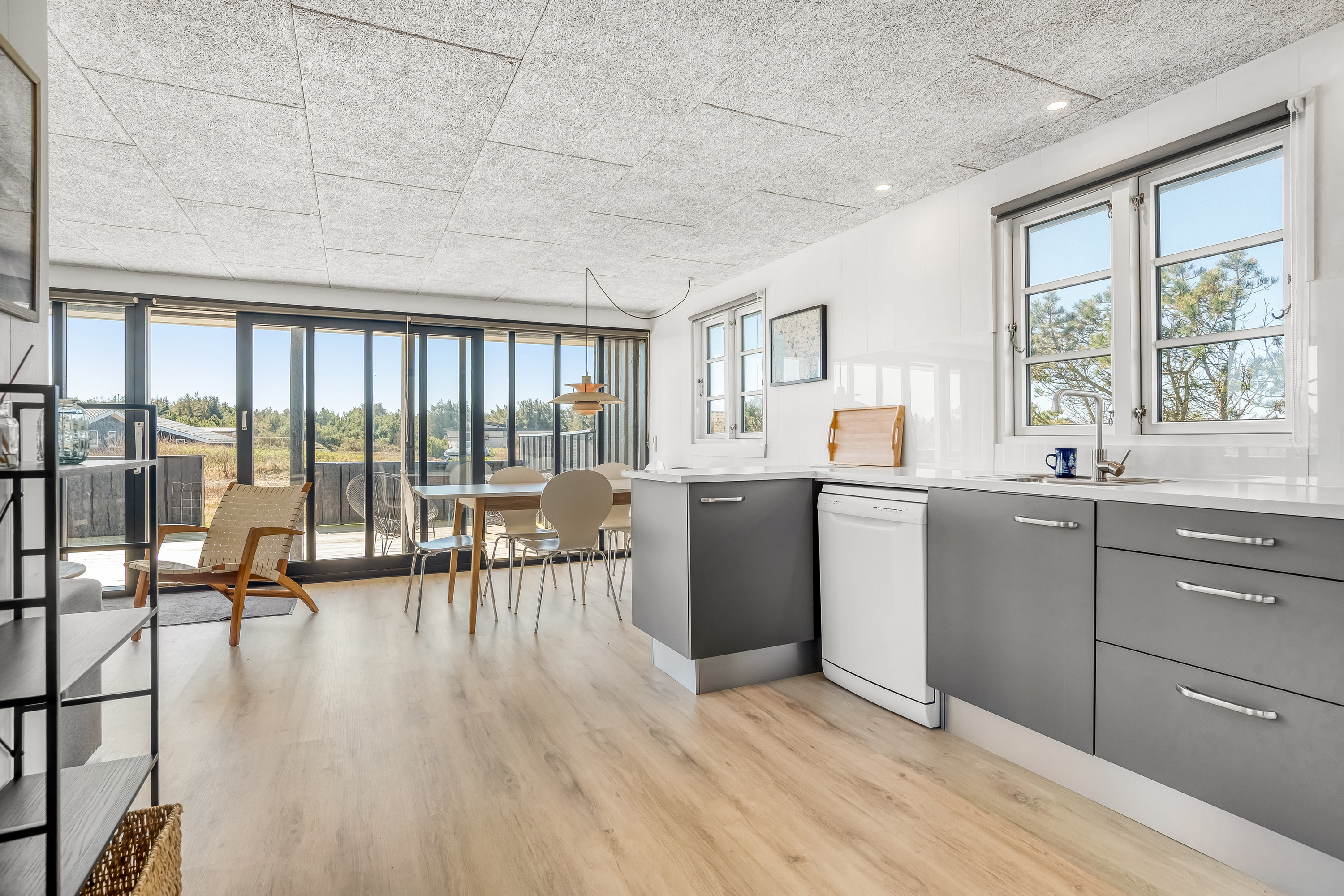 Fremhævet køkken alrum billede i fuldskærmstilstand. Billede af Wolle Friks Vej 26, Søndervig, 6950 Ringkøbing