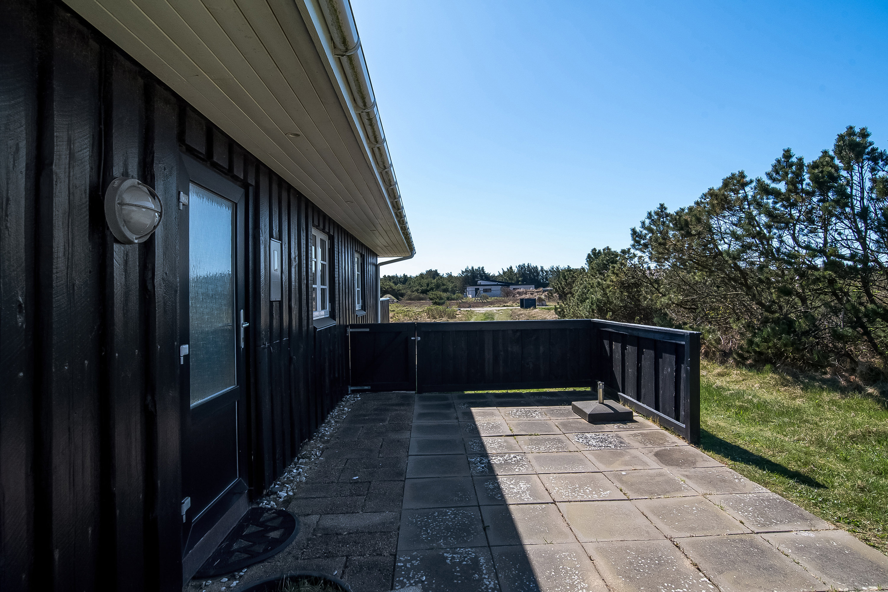 Fremhævet terrasse billede i fuldskærmstilstand. Billede af Wolle Friks Vej 26, Søndervig, 6950 Ringkøbing