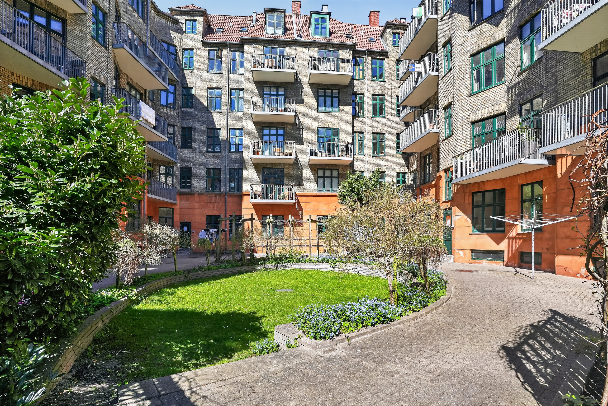 Fremhævet gårdmiljø billede i fuldskærmstilstand. Billede af Trekronergade 2, 3. th., 2500 Valby