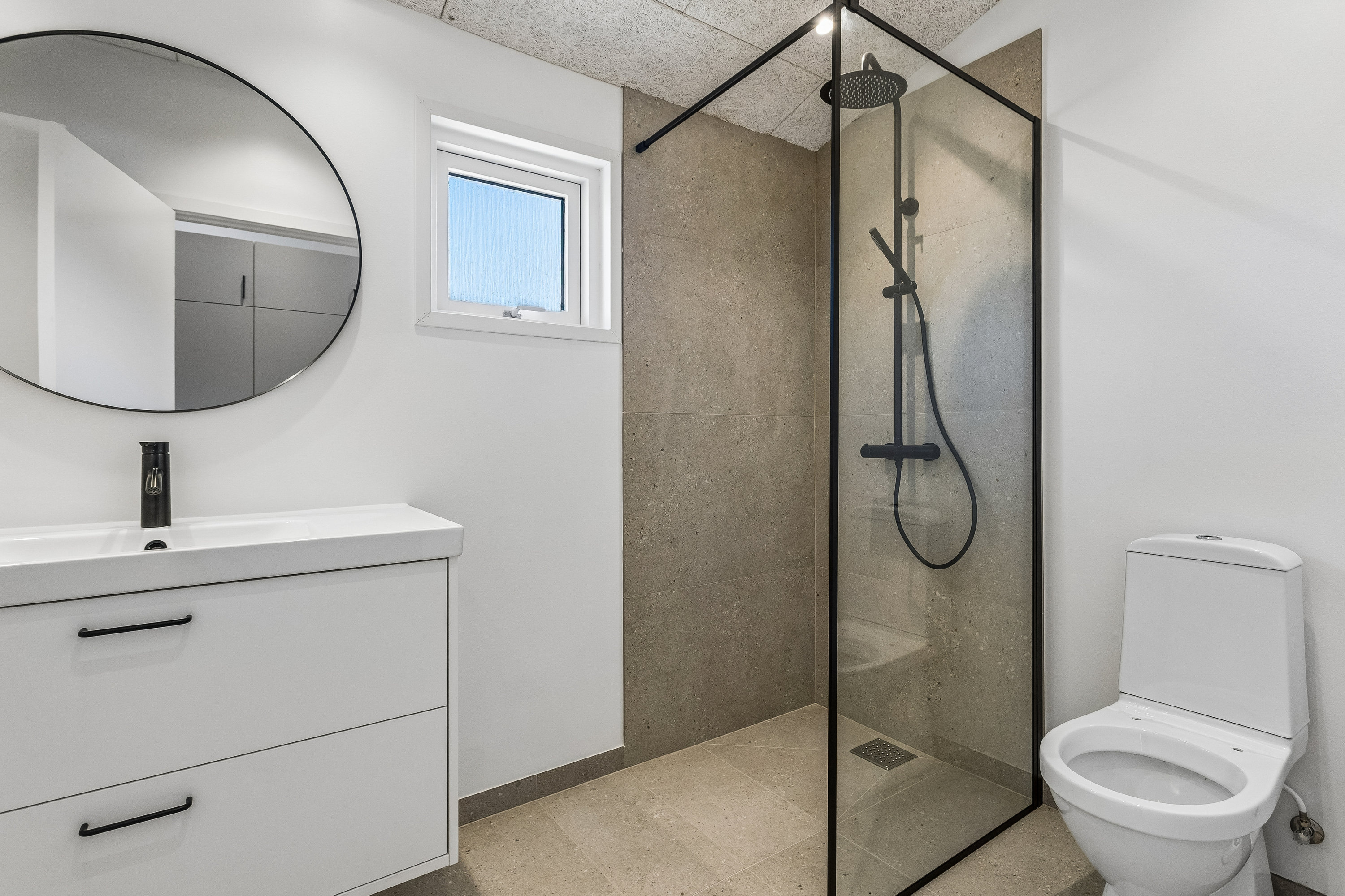 Fremhævet badeværelse billede i fuldskærmstilstand. Billede af Fabersvej 22, 7500 Holstebro